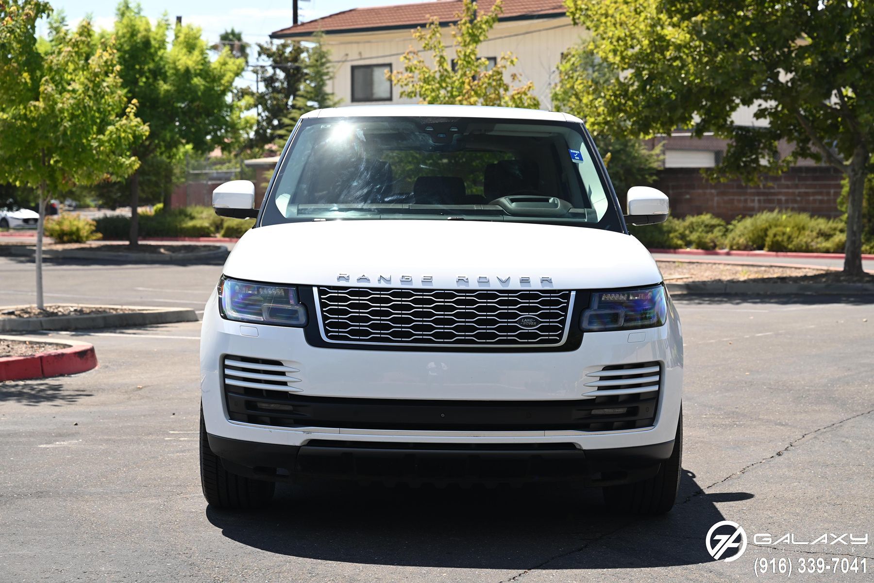 2018 Land Rover Range Rover HSE photo 2