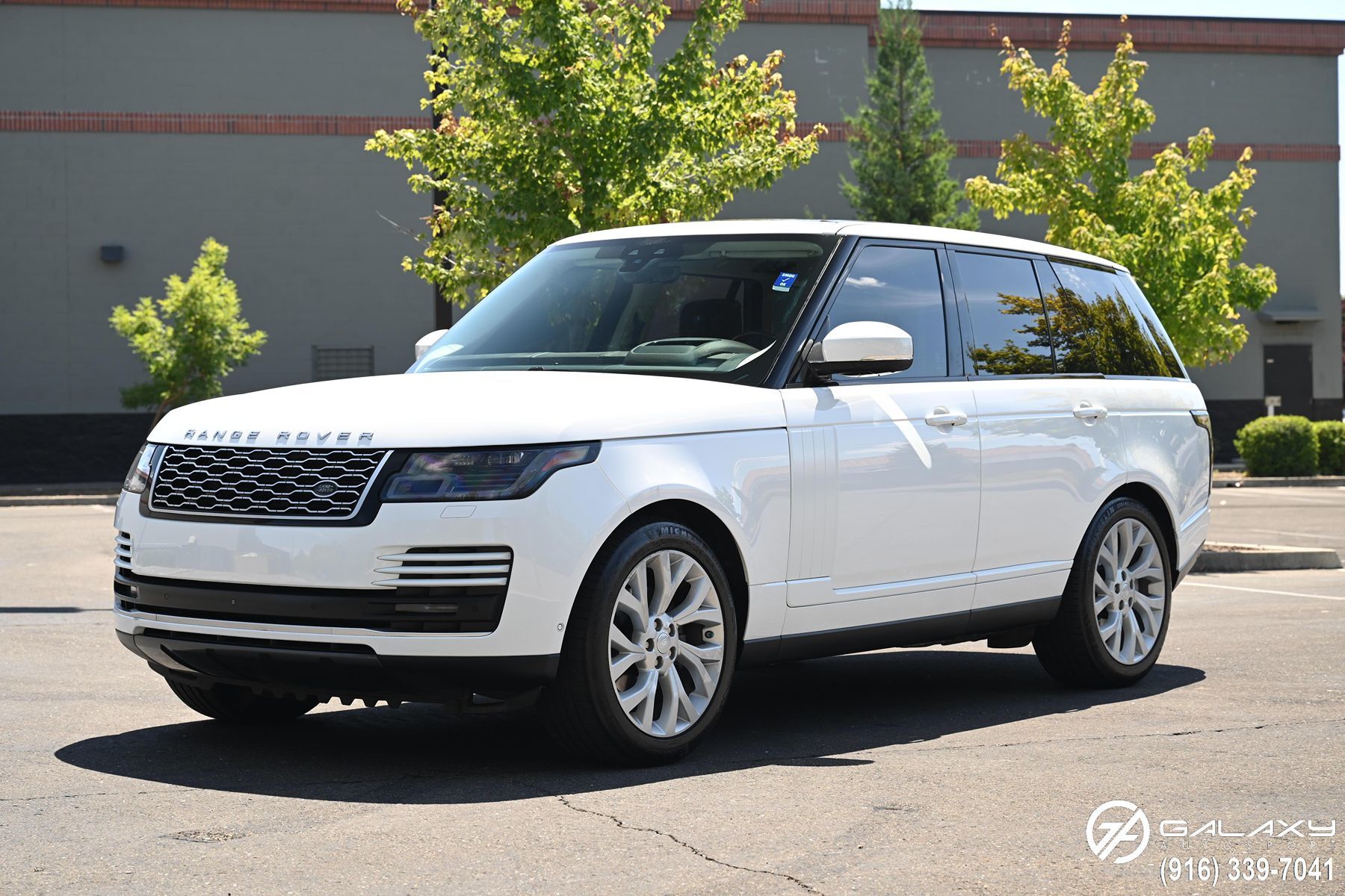 2018 Land Rover Range Rover HSE photo 3