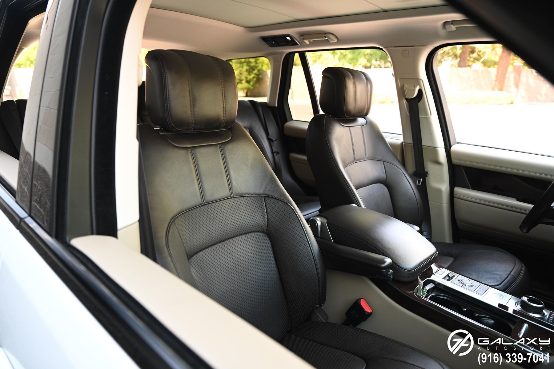 2018 Land Rover Range Rover HSE photo 10