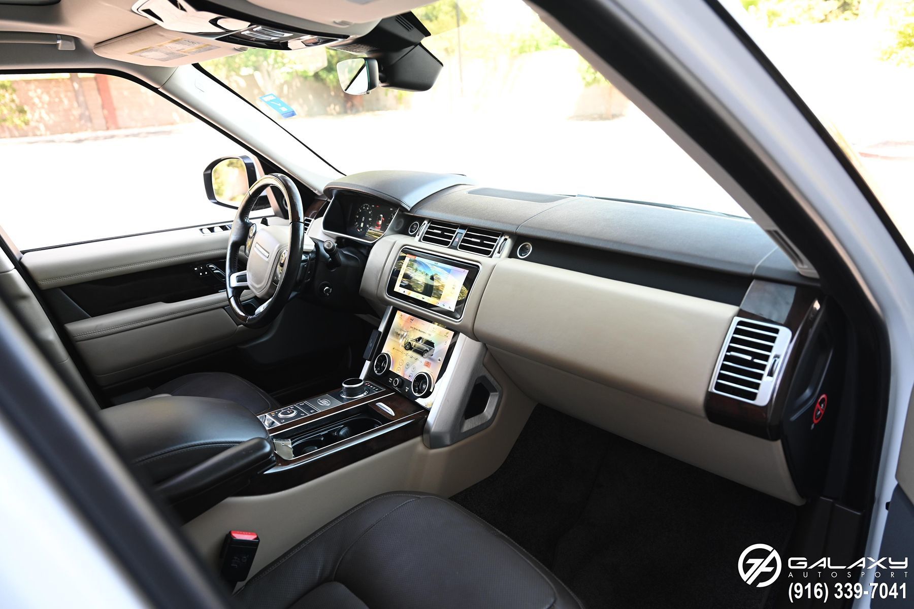 2018 Land Rover Range Rover HSE photo 11