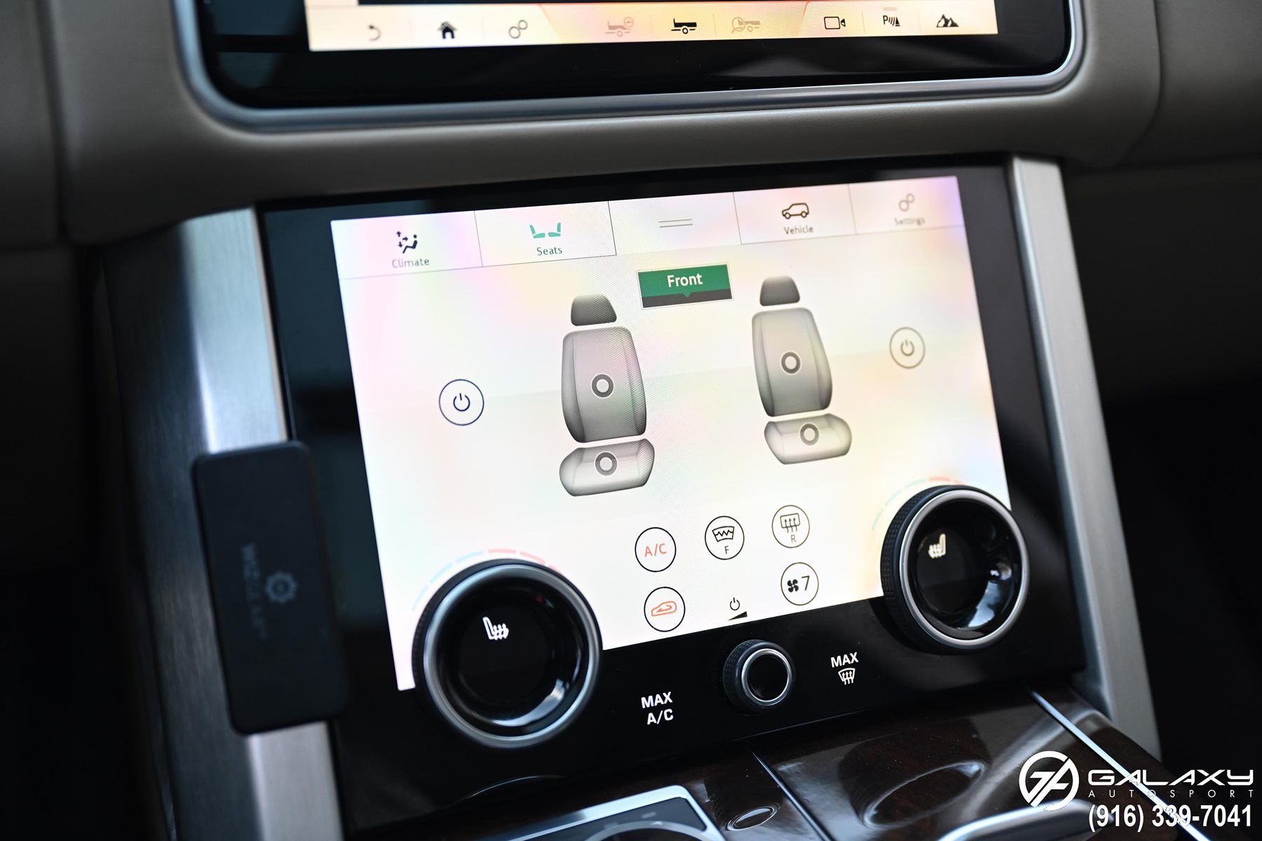 2018 Land Rover Range Rover HSE photo 28