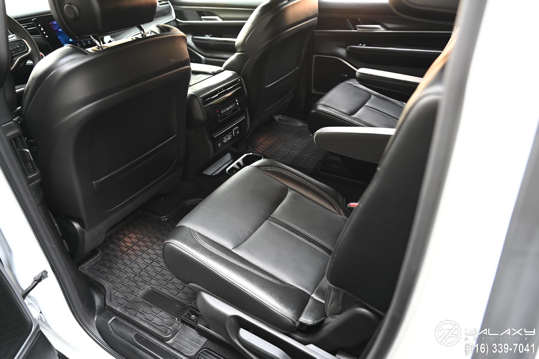 2024 Jeep Wagoneer Series III photo 18