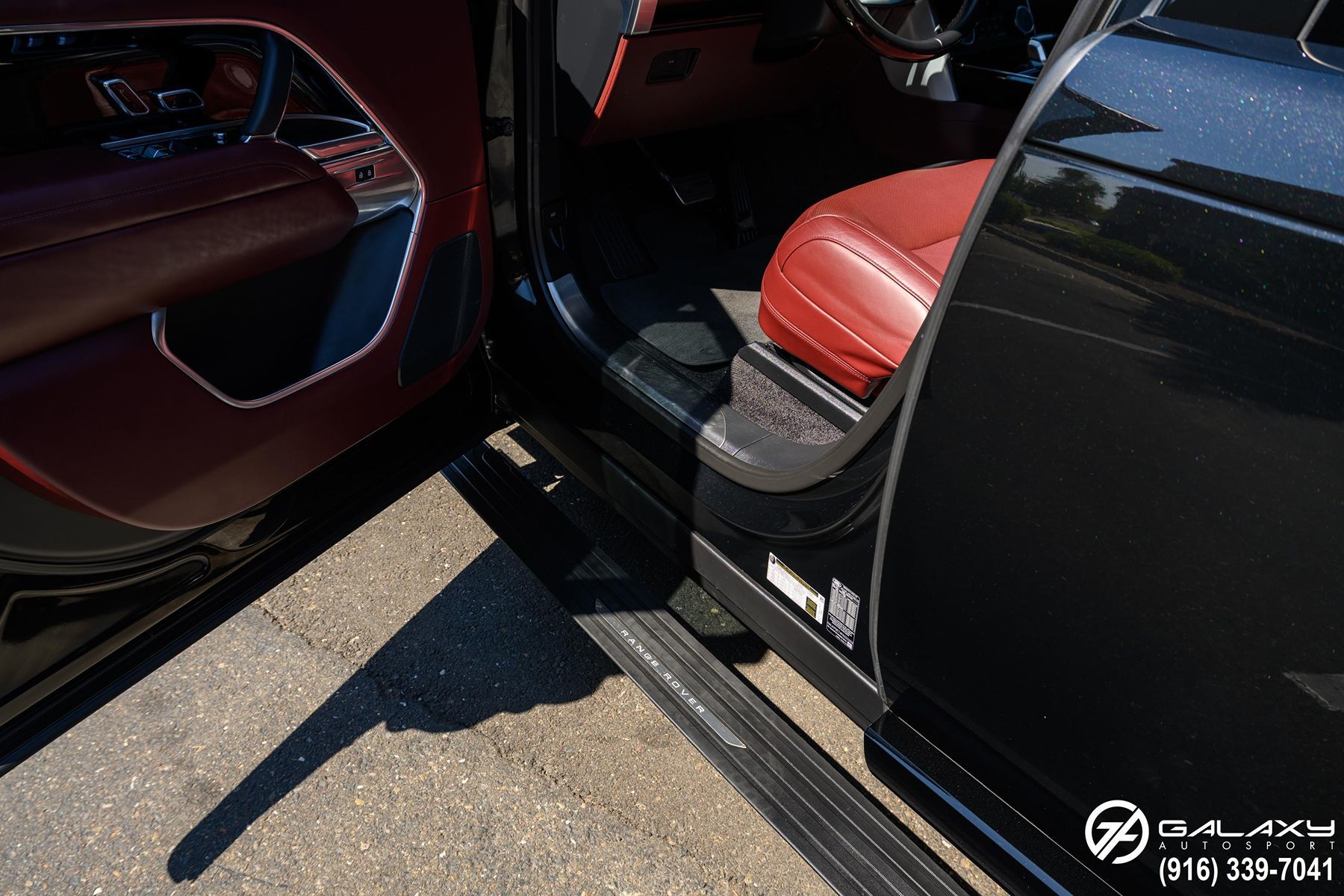 2023 Land Rover Range Rover SE photo 10