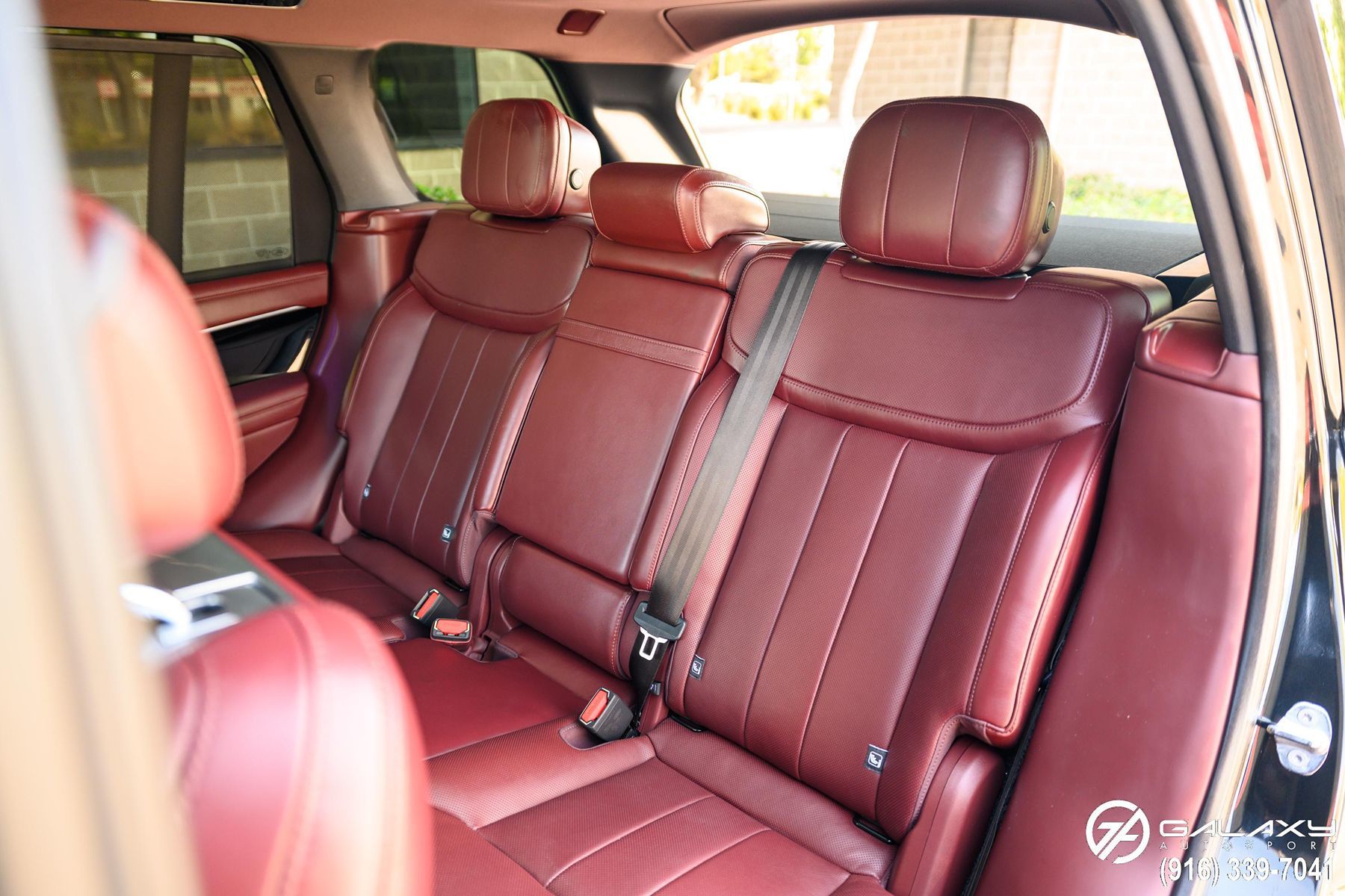 2023 Land Rover Range Rover SE photo 18