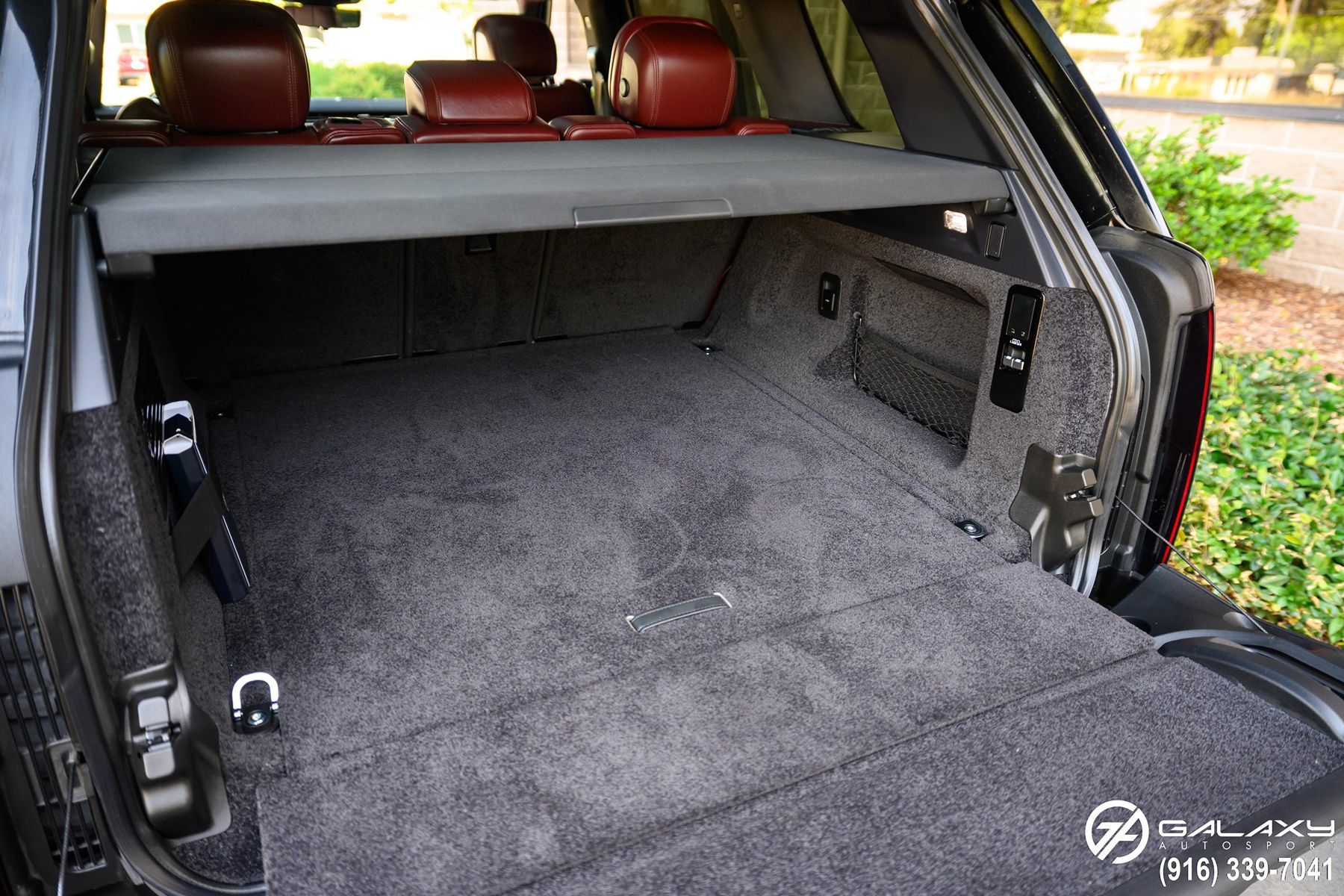 2023 Land Rover Range Rover SE photo 19
