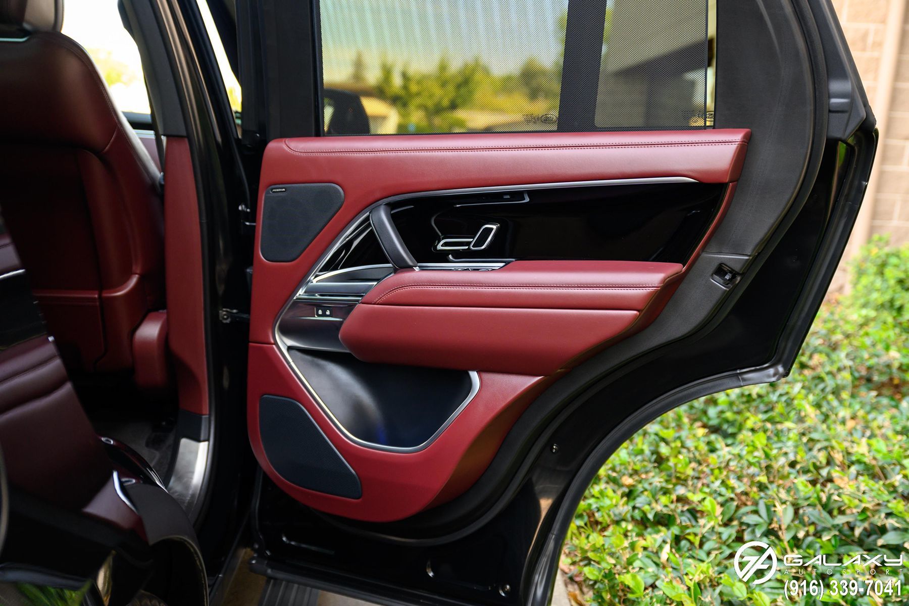 2023 Land Rover Range Rover SE photo 21