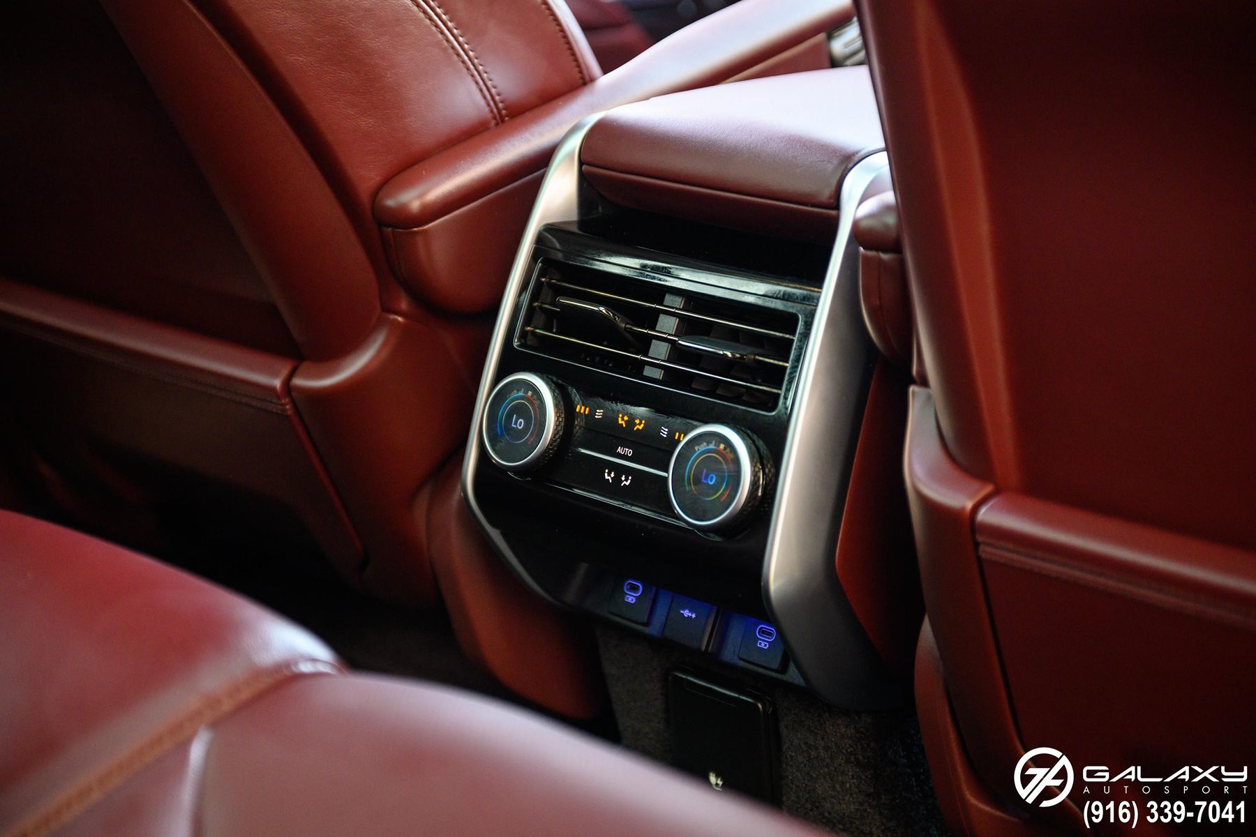 2023 Land Rover Range Rover SE photo 23