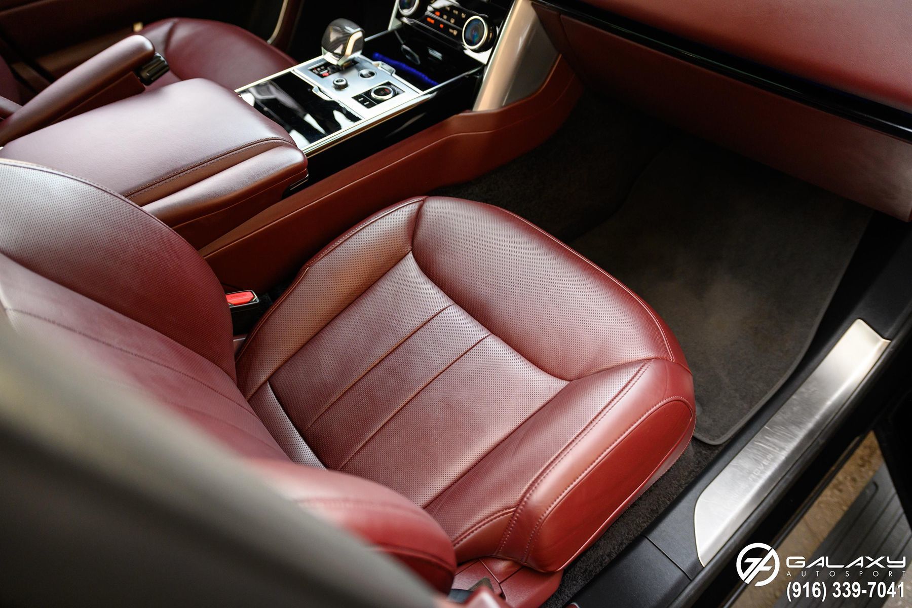 2023 Land Rover Range Rover SE photo 32