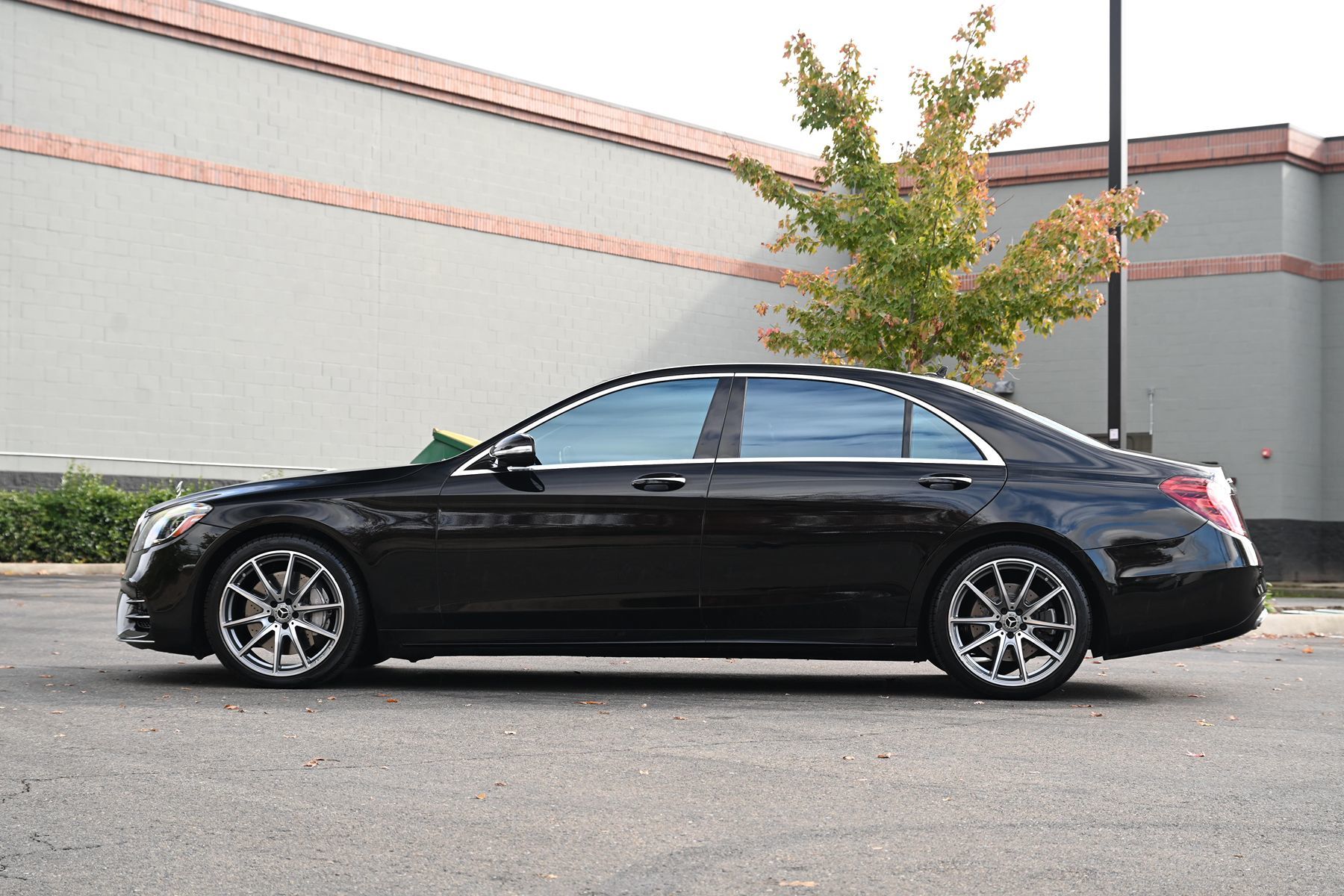 2019 Mercedes Benz S 560 photo 2