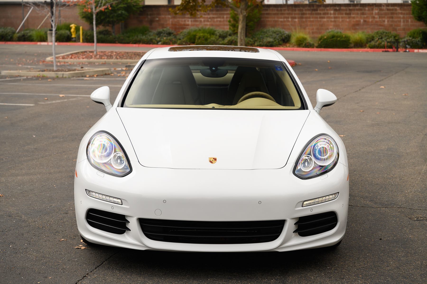2015 Porsche Panamera 4 photo 2