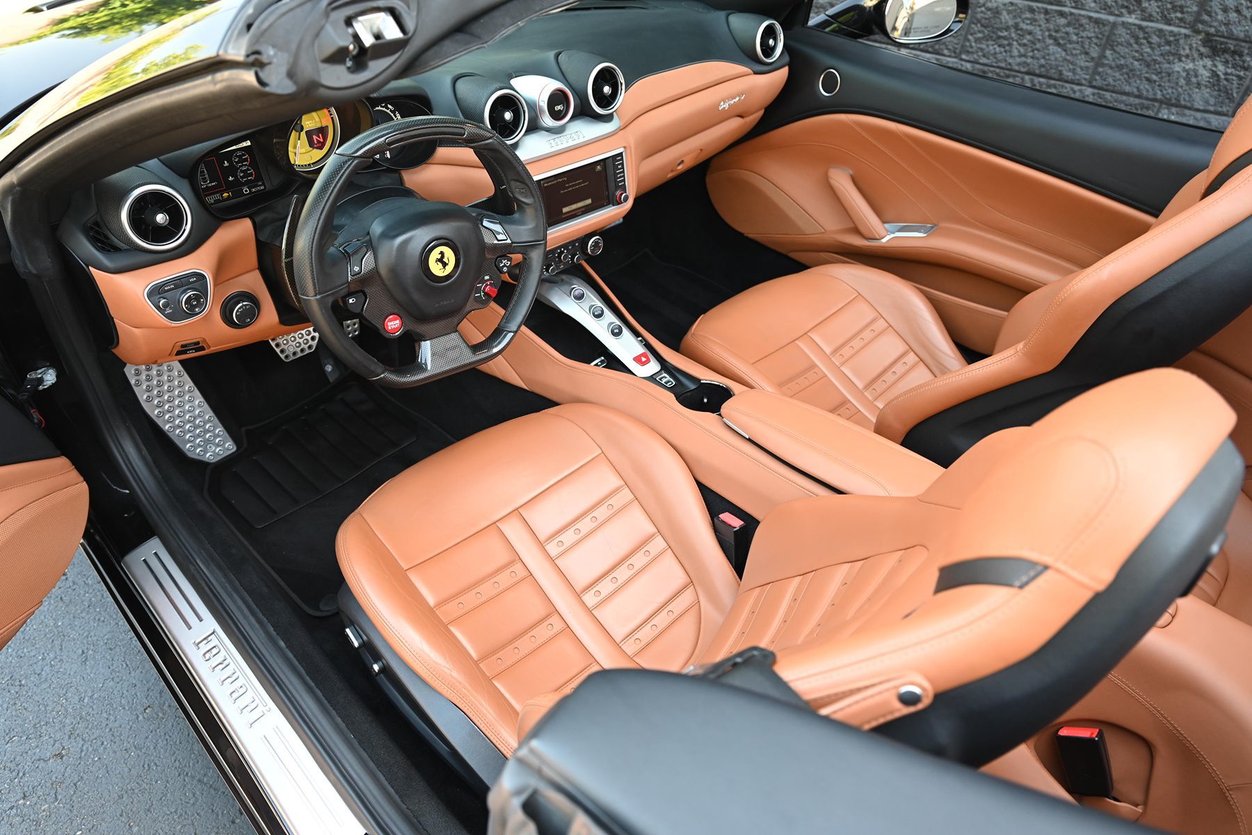 2016 Ferrari California T Base - Photo 28