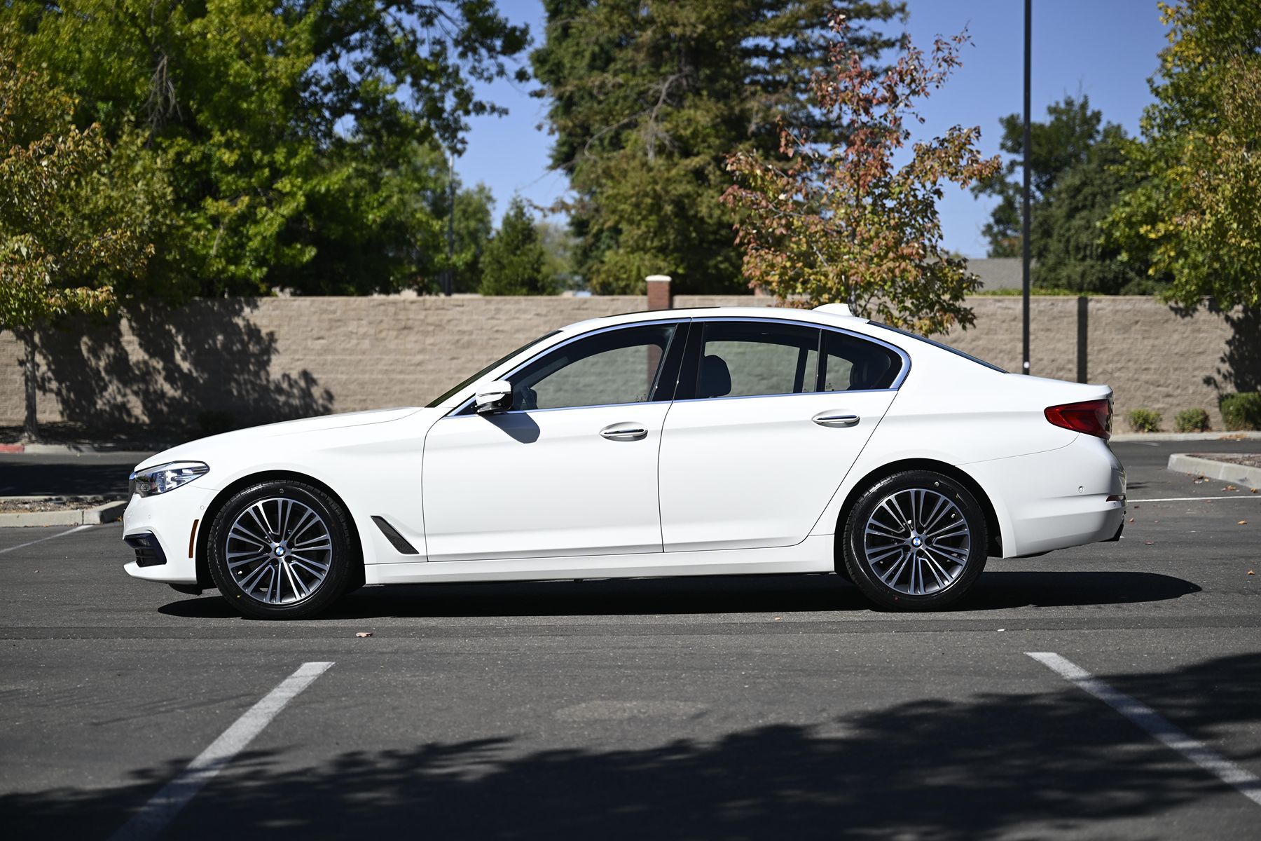 Photo 4 of this BMW 5 Series