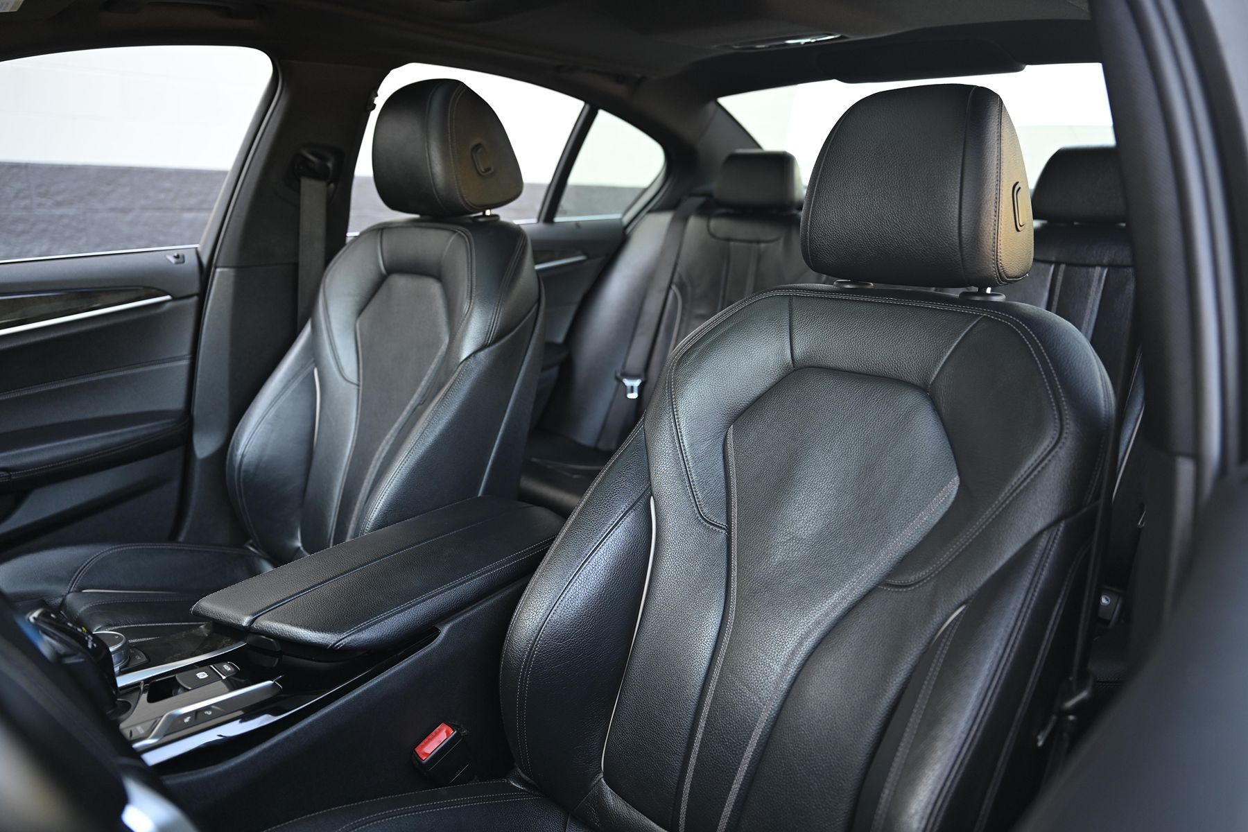 Photo 13 of this BMW 5 Series
