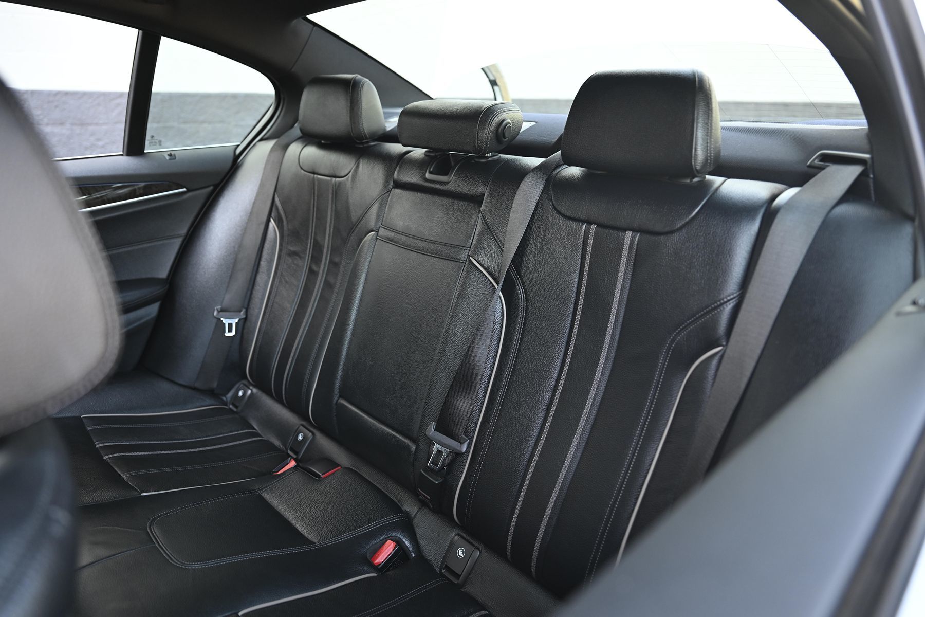 Photo 15 of this BMW 5 Series