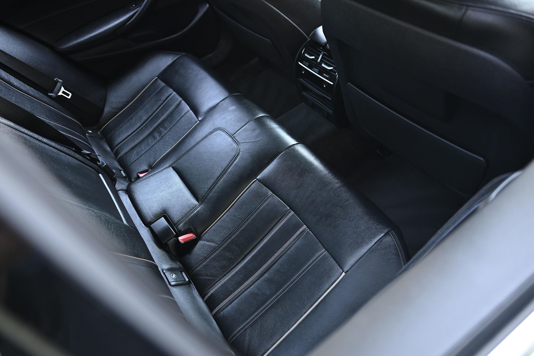 Photo 19 of this BMW 5 Series