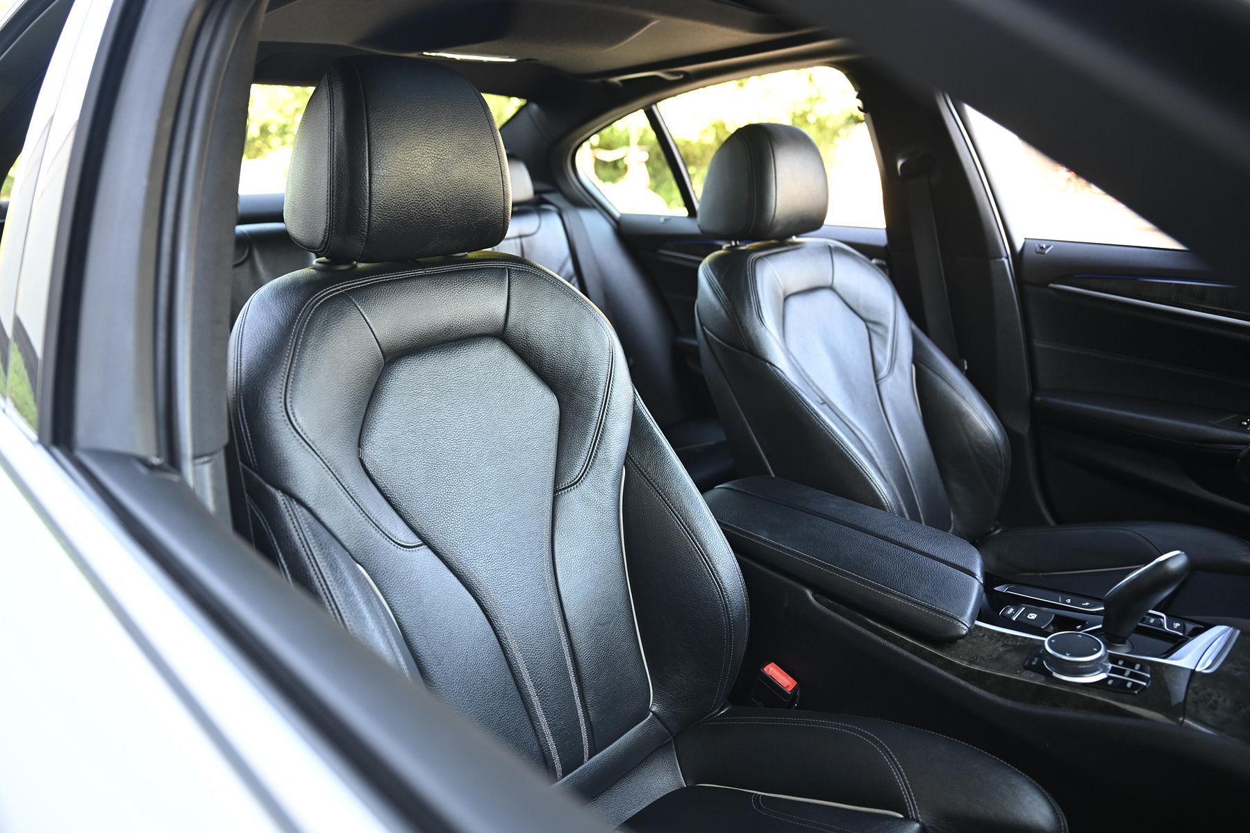 Photo 21 of this BMW 5 Series