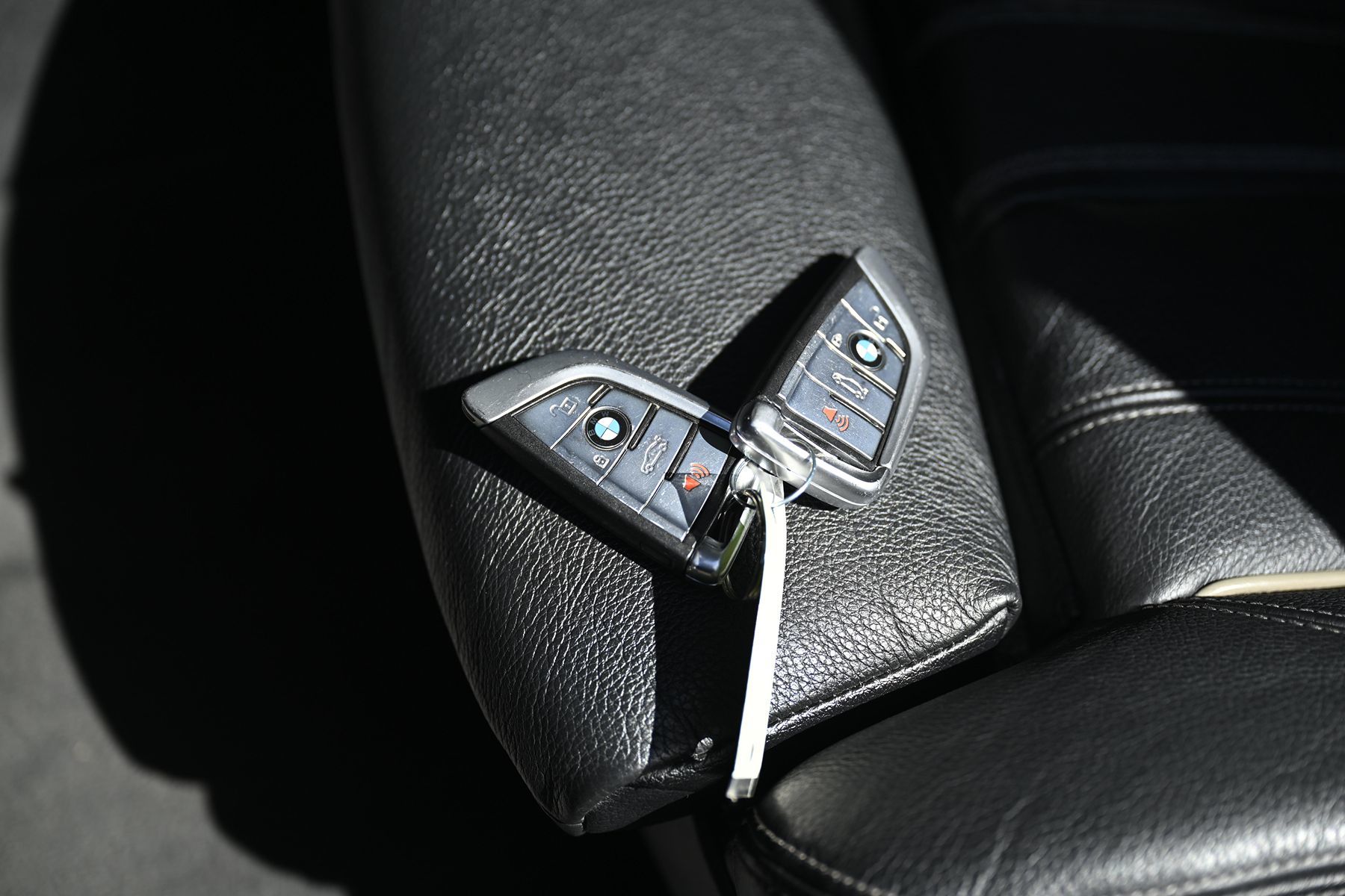 Photo 35 of this BMW 5 Series