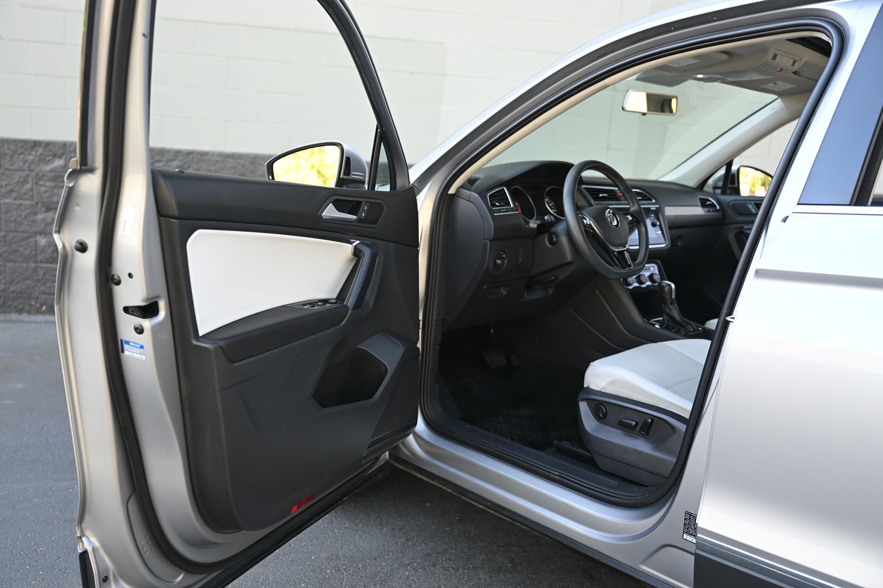 Photo 11 of this Volkswagen Tiguan