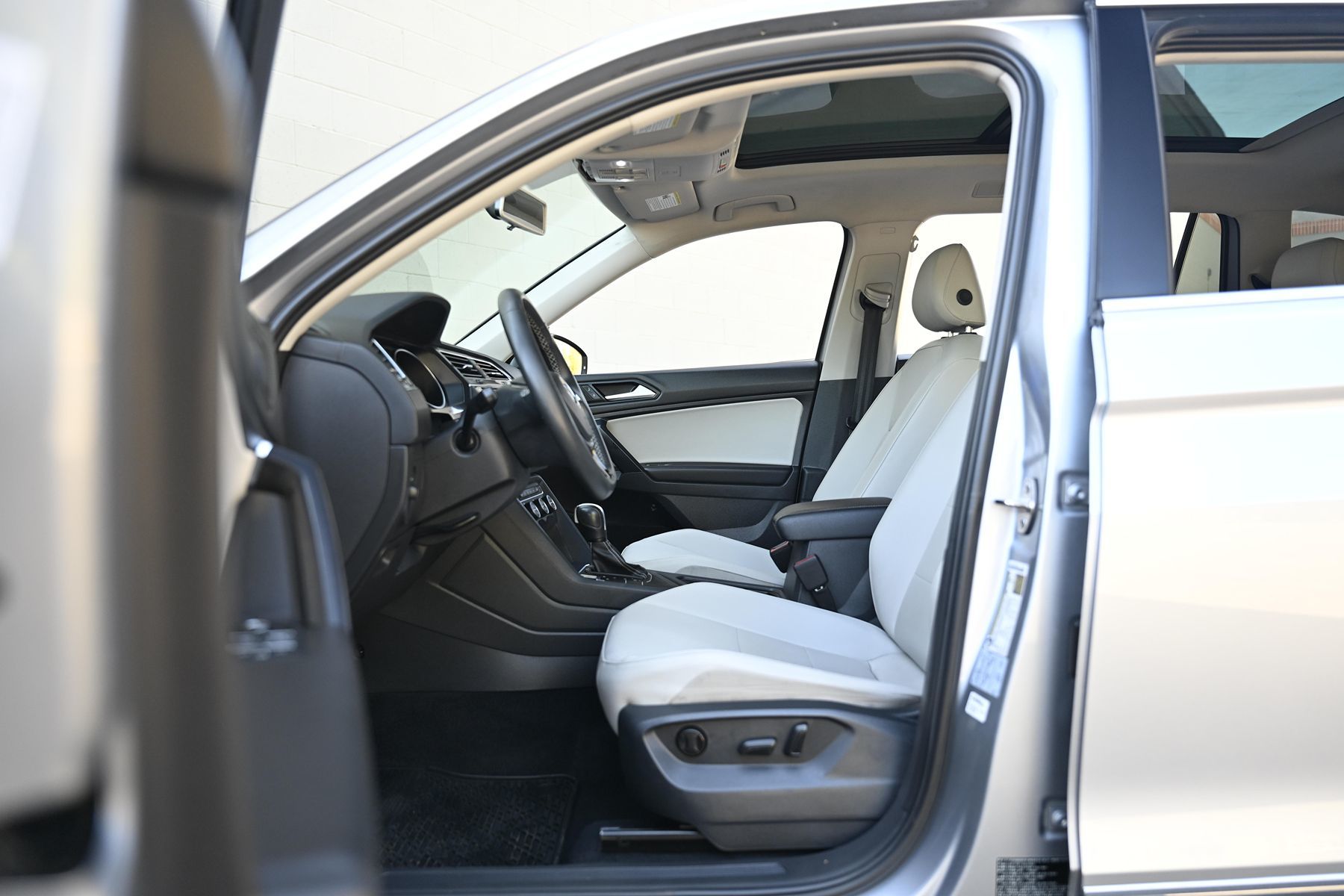 Photo 17 of this Volkswagen Tiguan