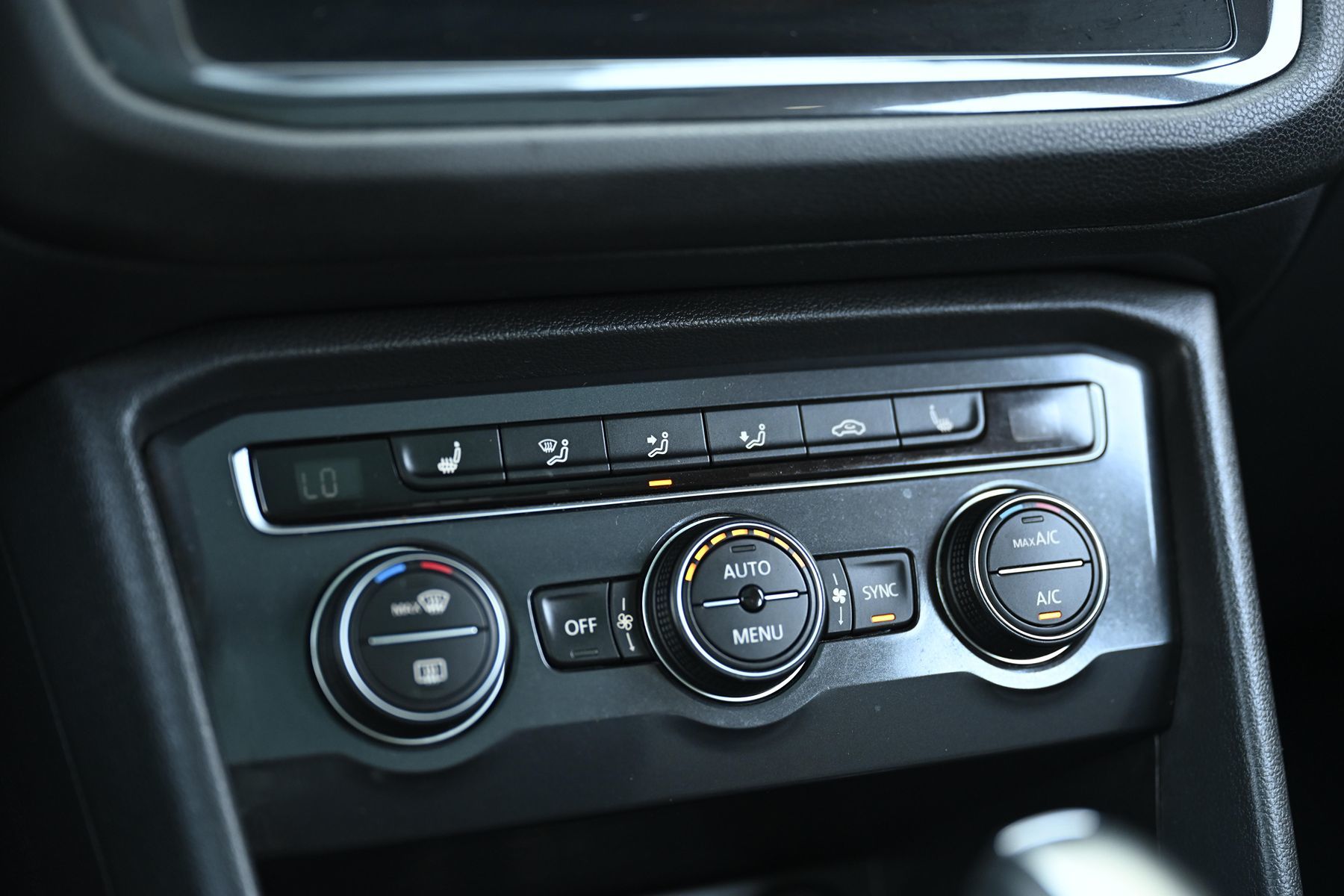 Photo 36 of this Volkswagen Tiguan