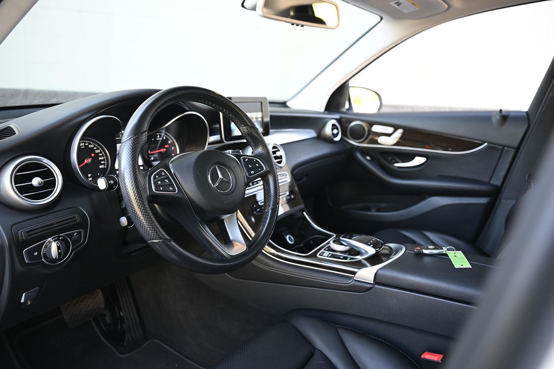 Photo 9 of this Mercedes-Benz GLC 300