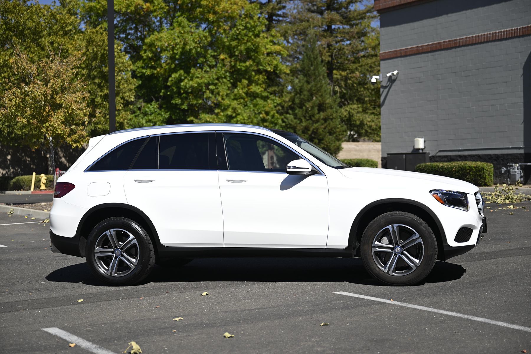 Photo 8 of this Mercedes-Benz GLC 300