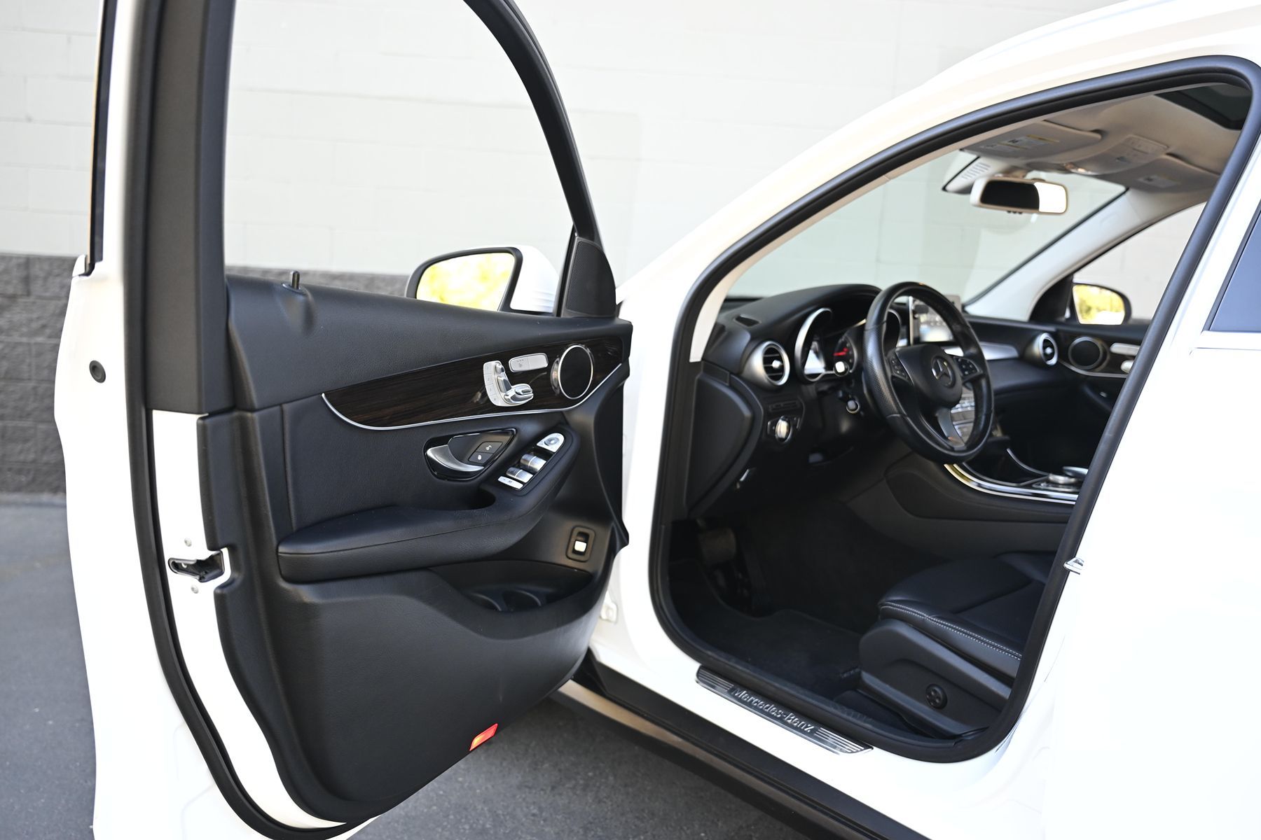 Photo 12 of this Mercedes-Benz GLC 300