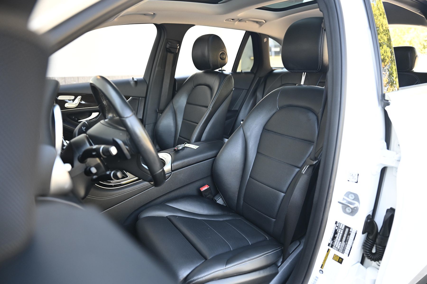 Photo 15 of this Mercedes-Benz GLC 300