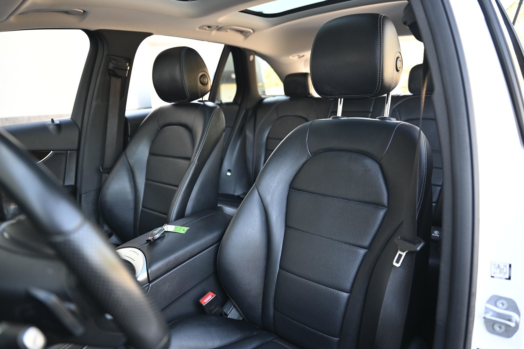 Photo 16 of this Mercedes-Benz GLC 300