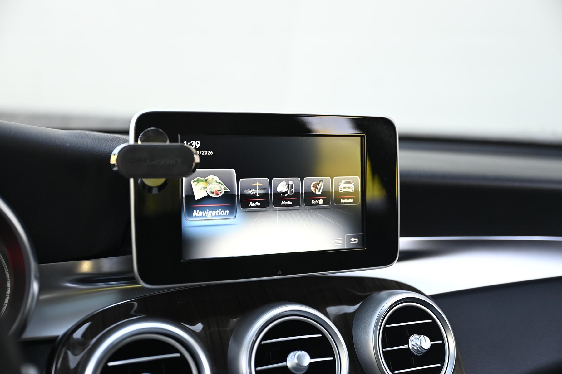 Photo 26 of this Mercedes-Benz GLC 300
