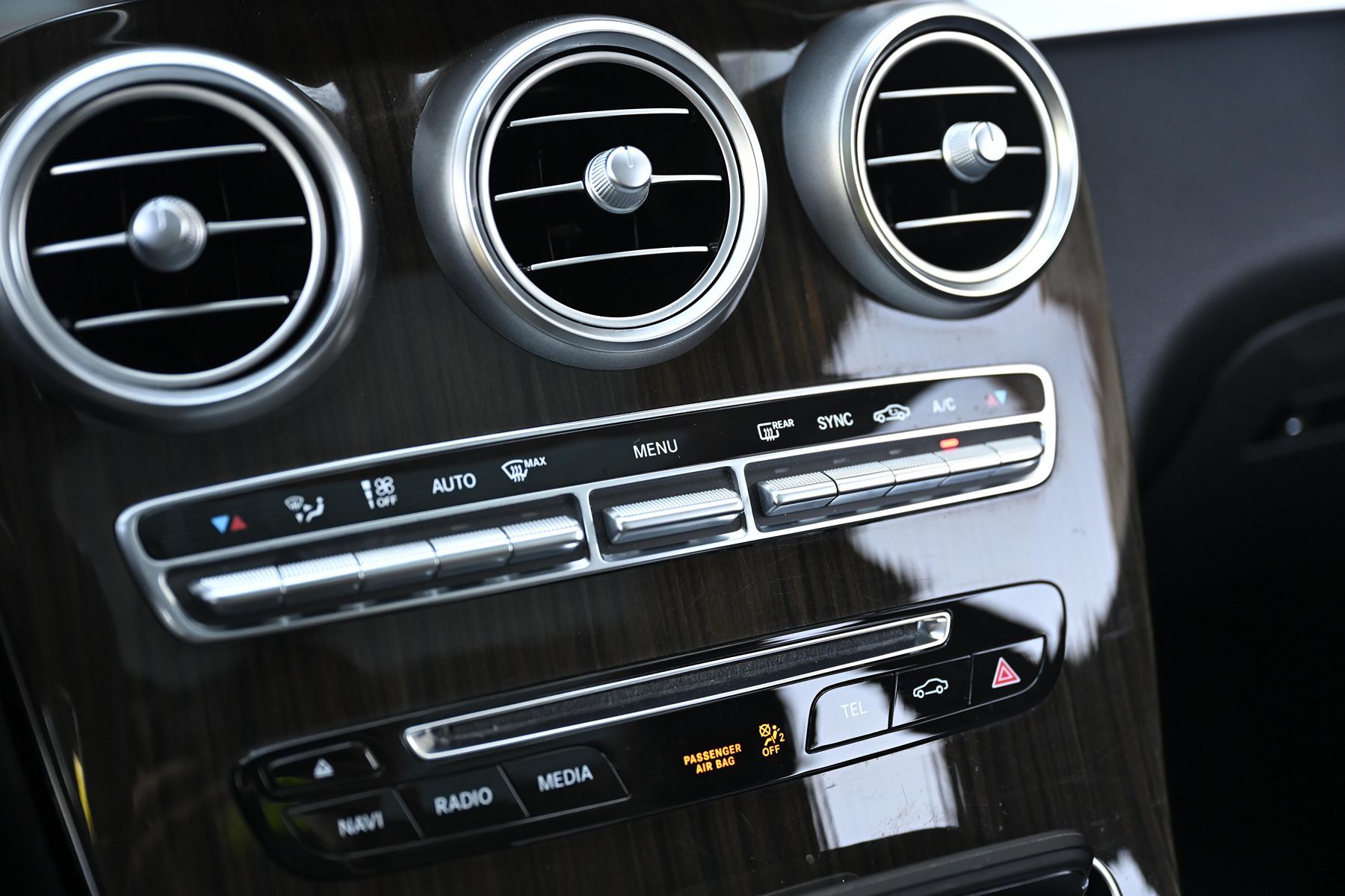 Photo 28 of this Mercedes-Benz GLC 300