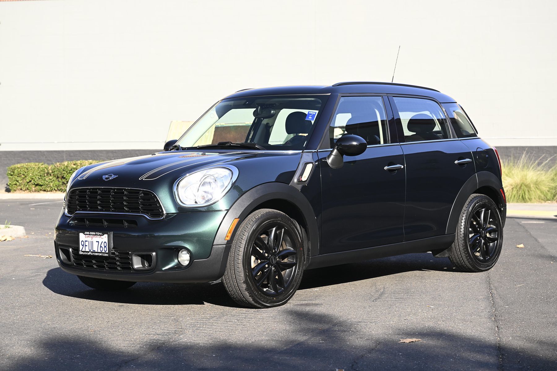 Photo 3 of this MINI Cooper Countryman