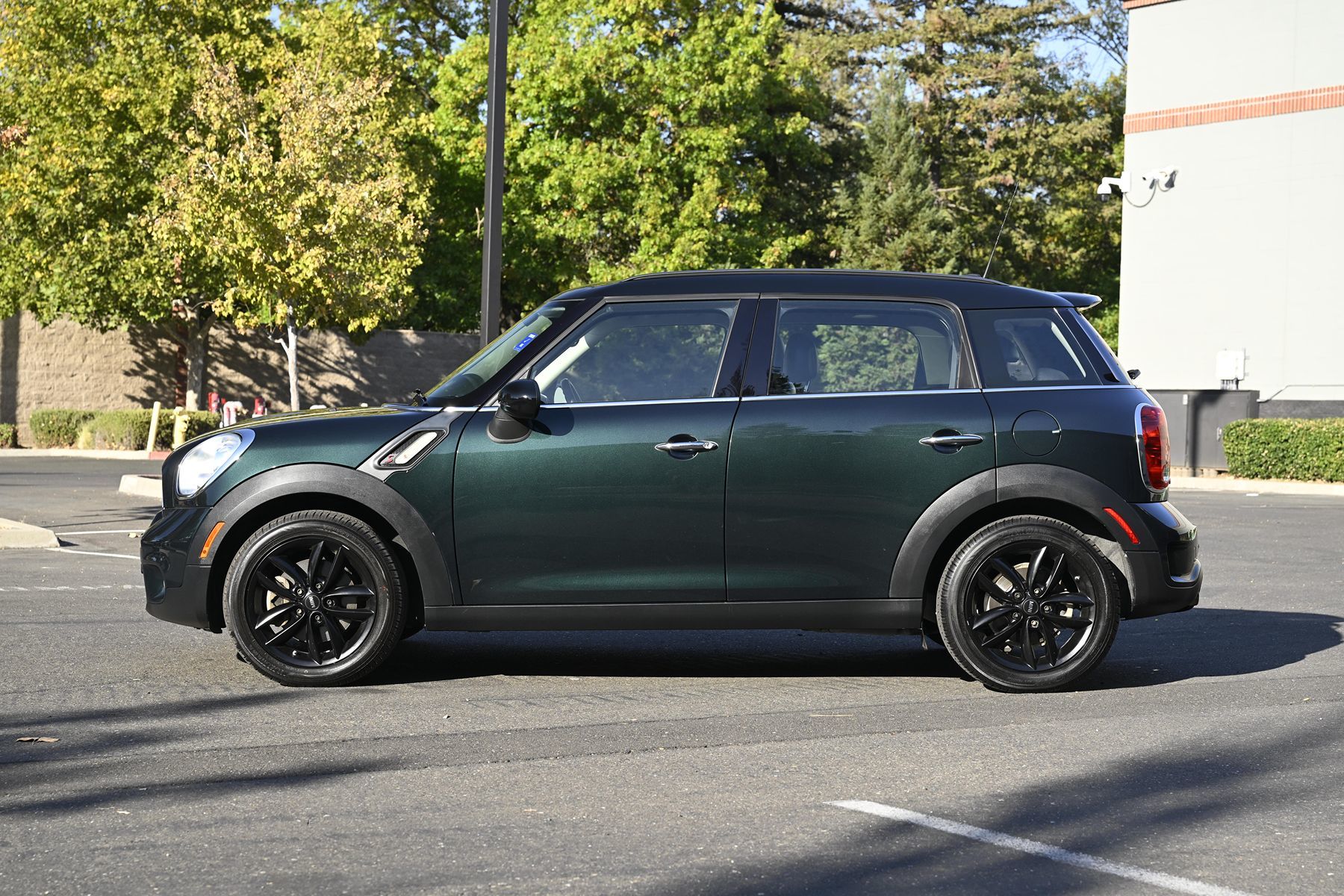 Photo 4 of this MINI Cooper Countryman