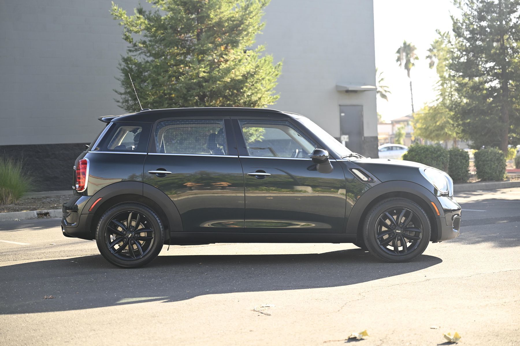 Photo 8 of this MINI Cooper Countryman