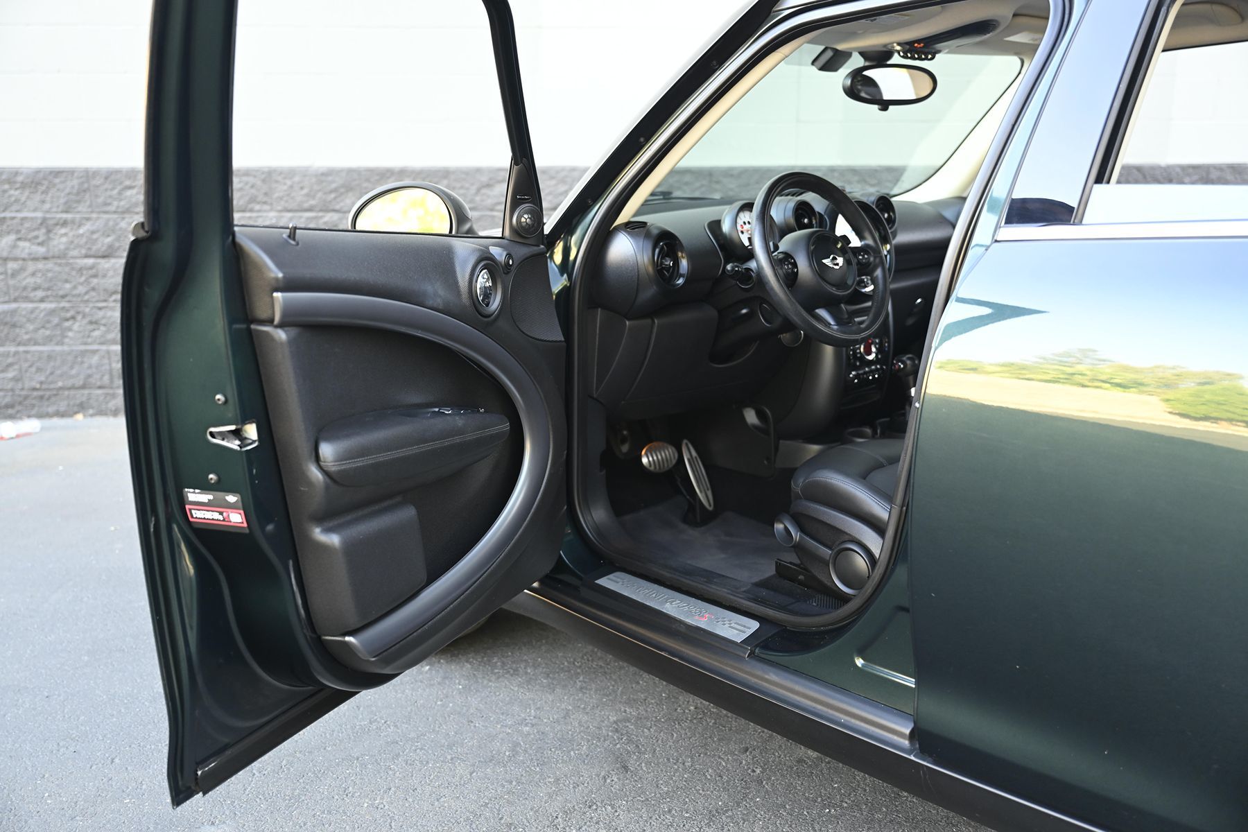 Photo 11 of this MINI Cooper Countryman