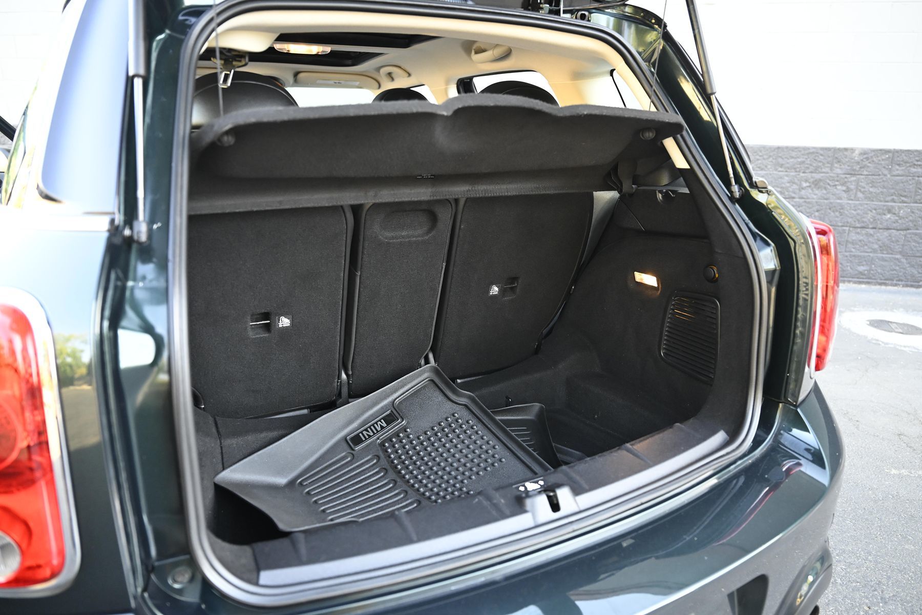 Photo 18 of this MINI Cooper Countryman