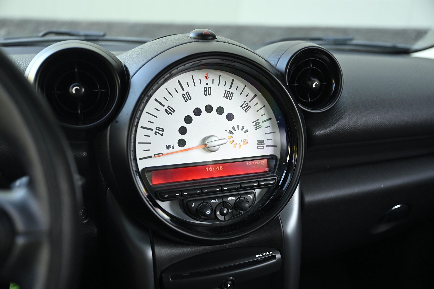 Photo 27 of this MINI Cooper Countryman