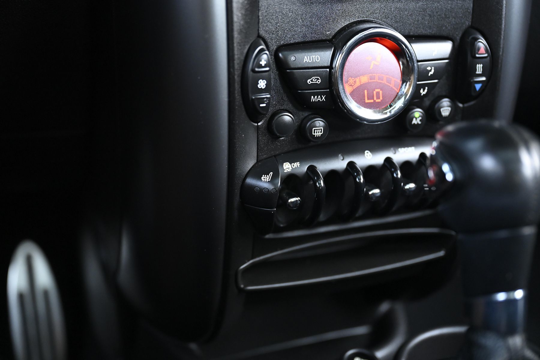 Photo 29 of this MINI Cooper Countryman