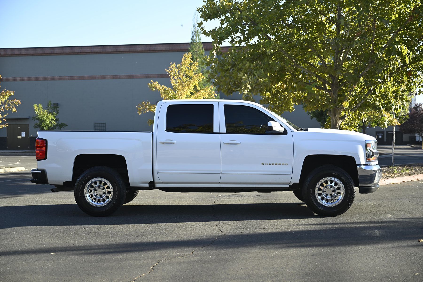 Photo 5 of this Chevrolet Silverado 1500
