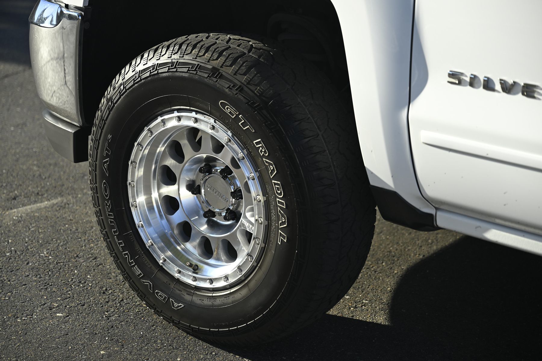 Photo 8 of this Chevrolet Silverado 1500