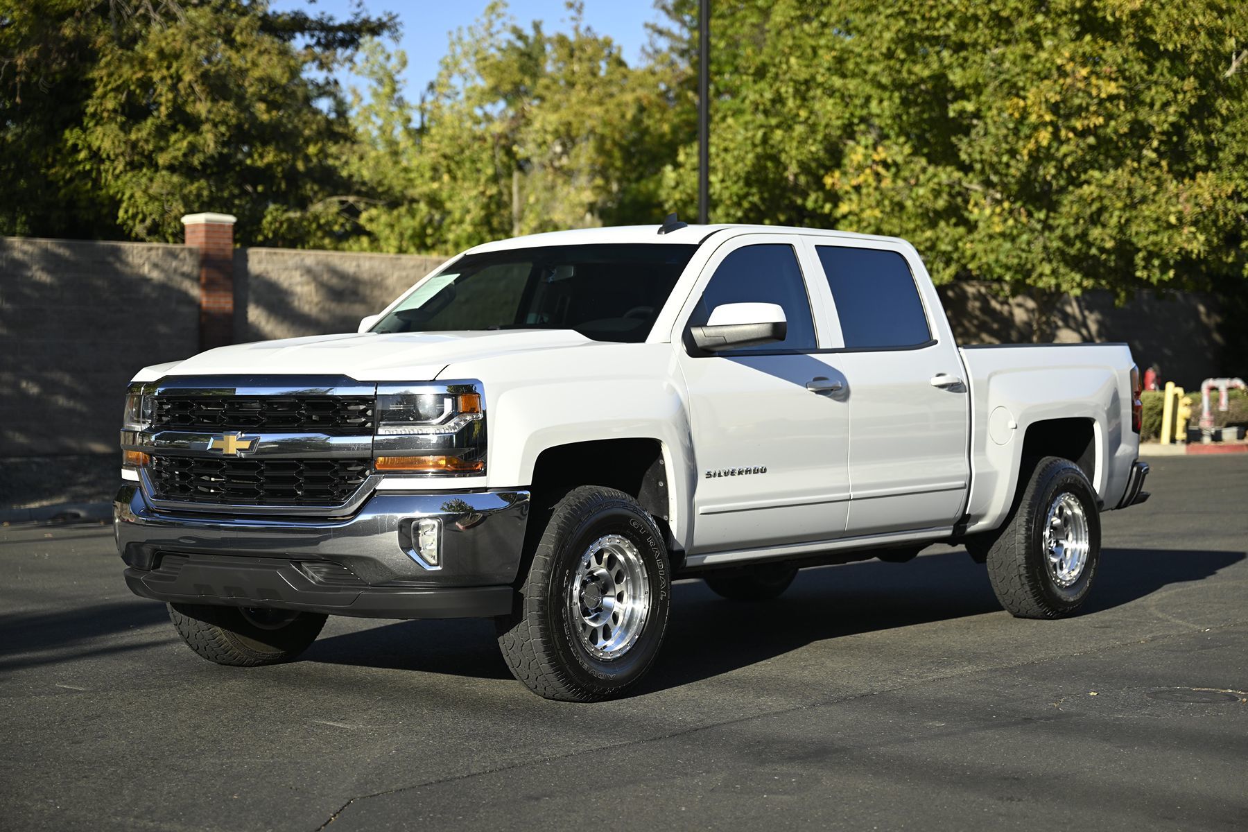 Photo 3 of this Chevrolet Silverado 1500