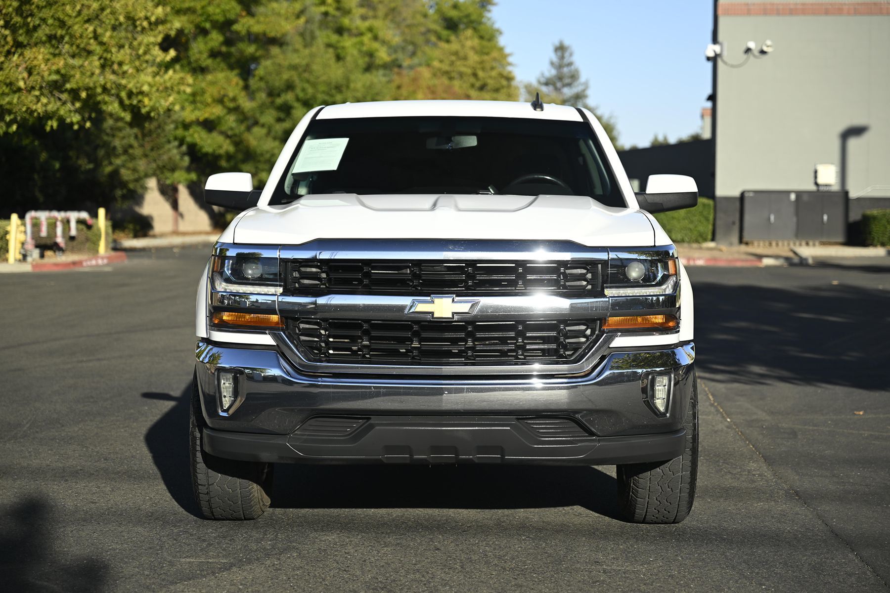 Photo 2 of this Chevrolet Silverado 1500