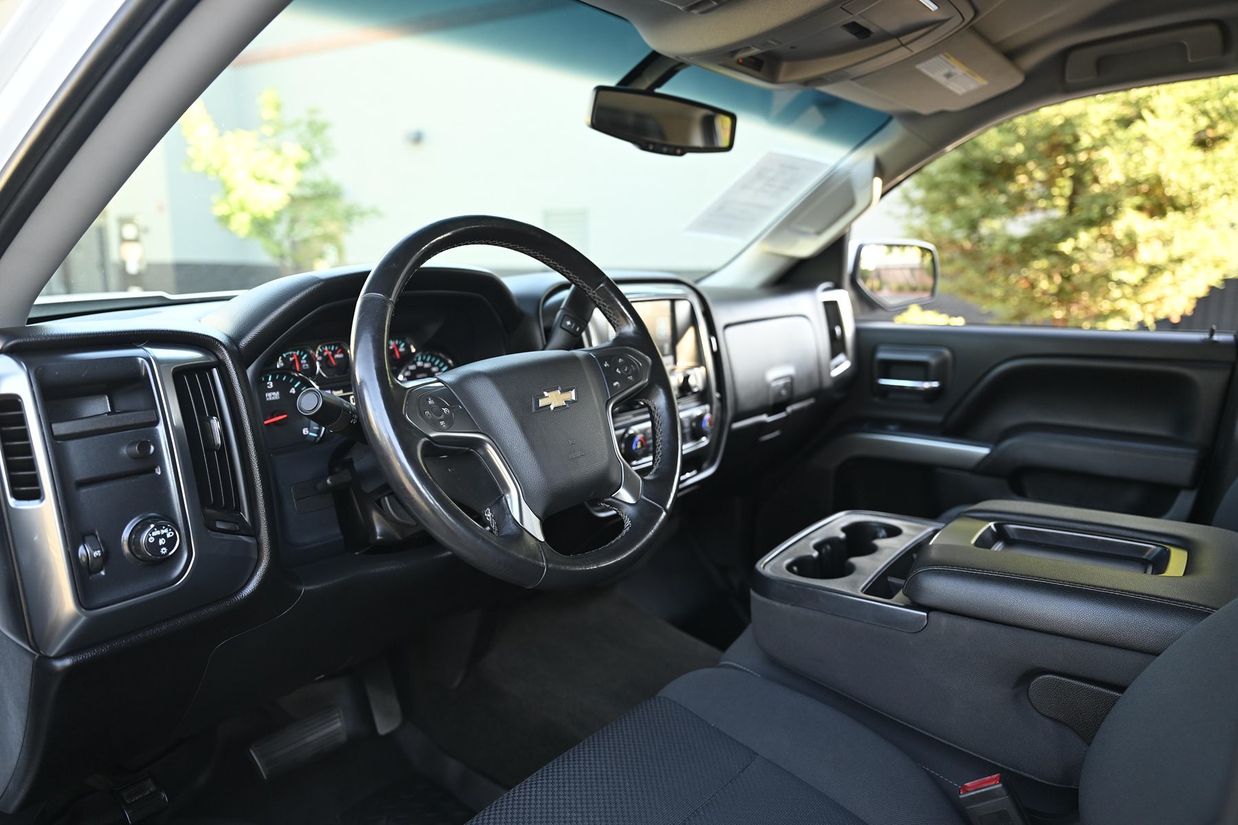 Photo 15 of this Chevrolet Silverado 1500