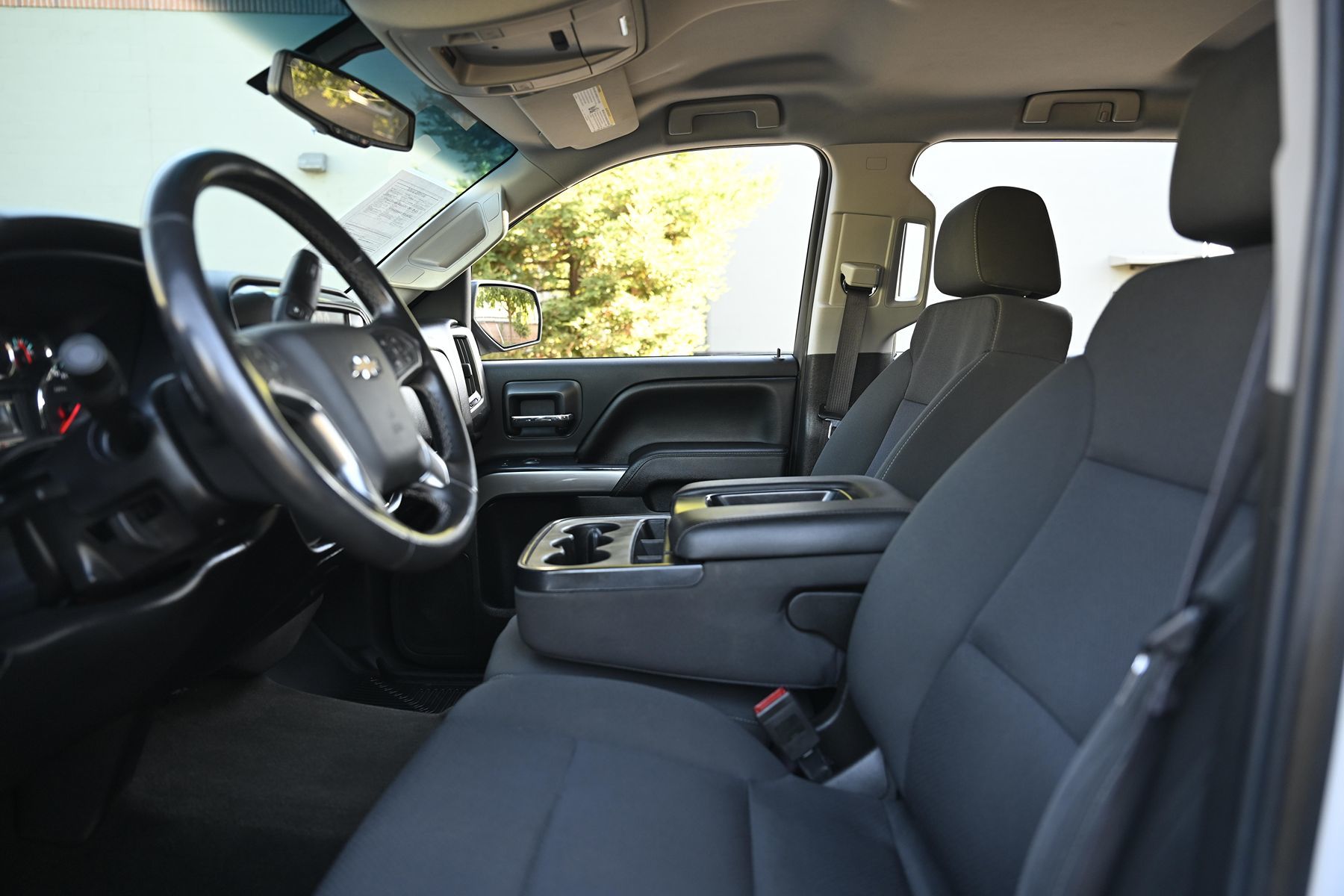 Photo 16 of this Chevrolet Silverado 1500