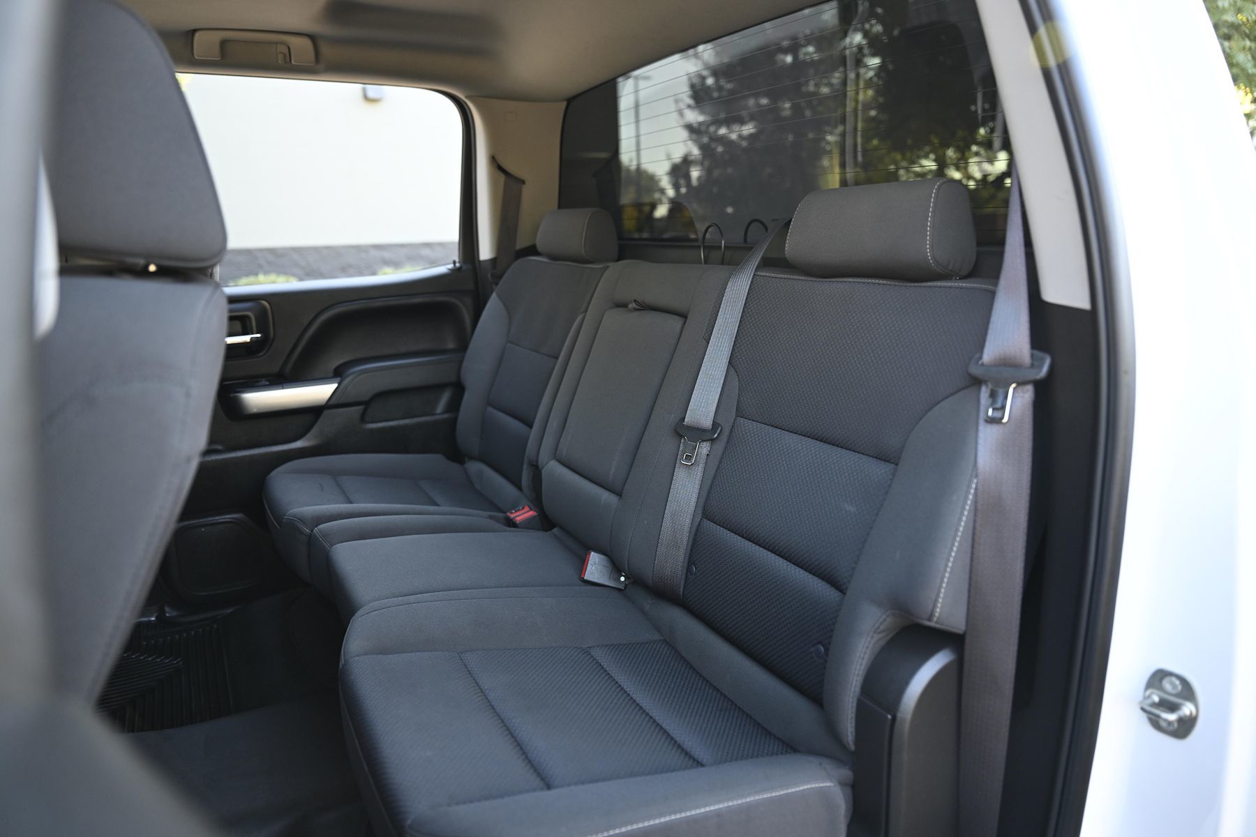 Photo 19 of this Chevrolet Silverado 1500