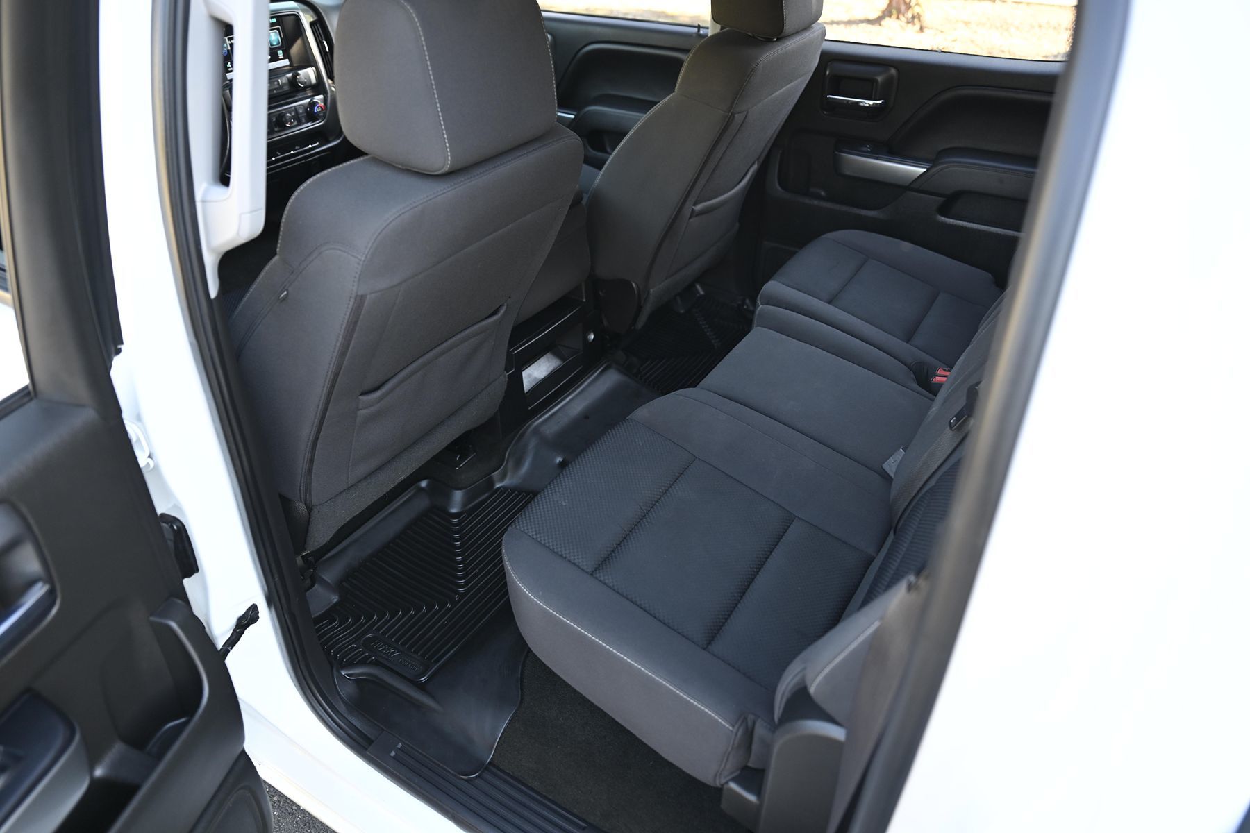 Photo 20 of this Chevrolet Silverado 1500