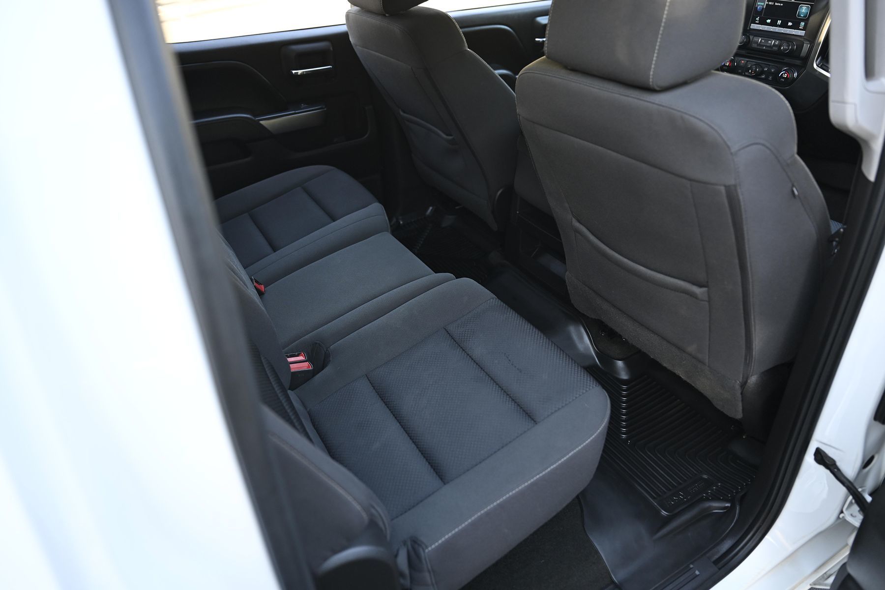 Photo 22 of this Chevrolet Silverado 1500
