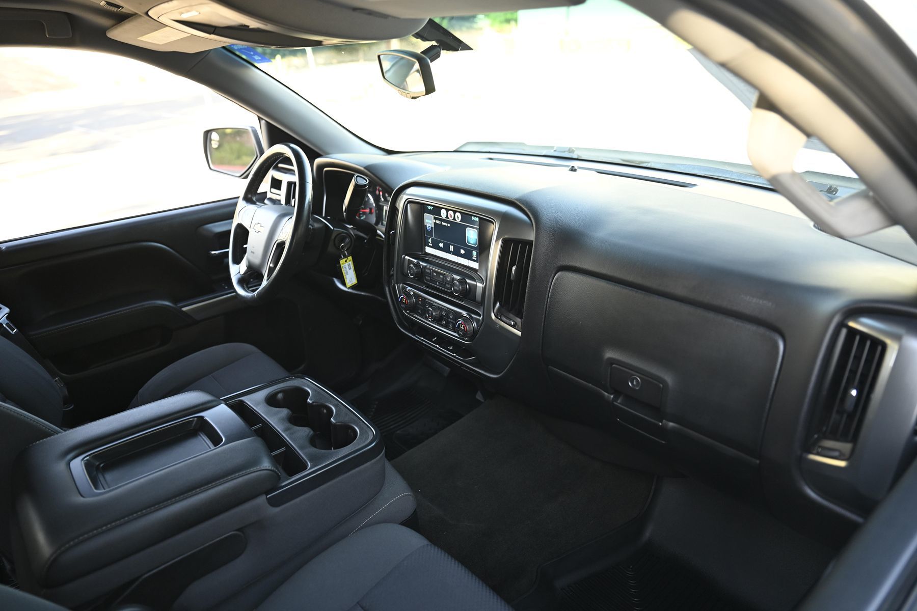 Photo 23 of this Chevrolet Silverado 1500