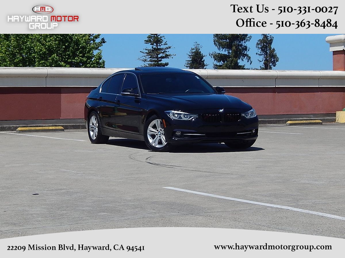 2017 BMW 3 Series 330i Sedan's photo