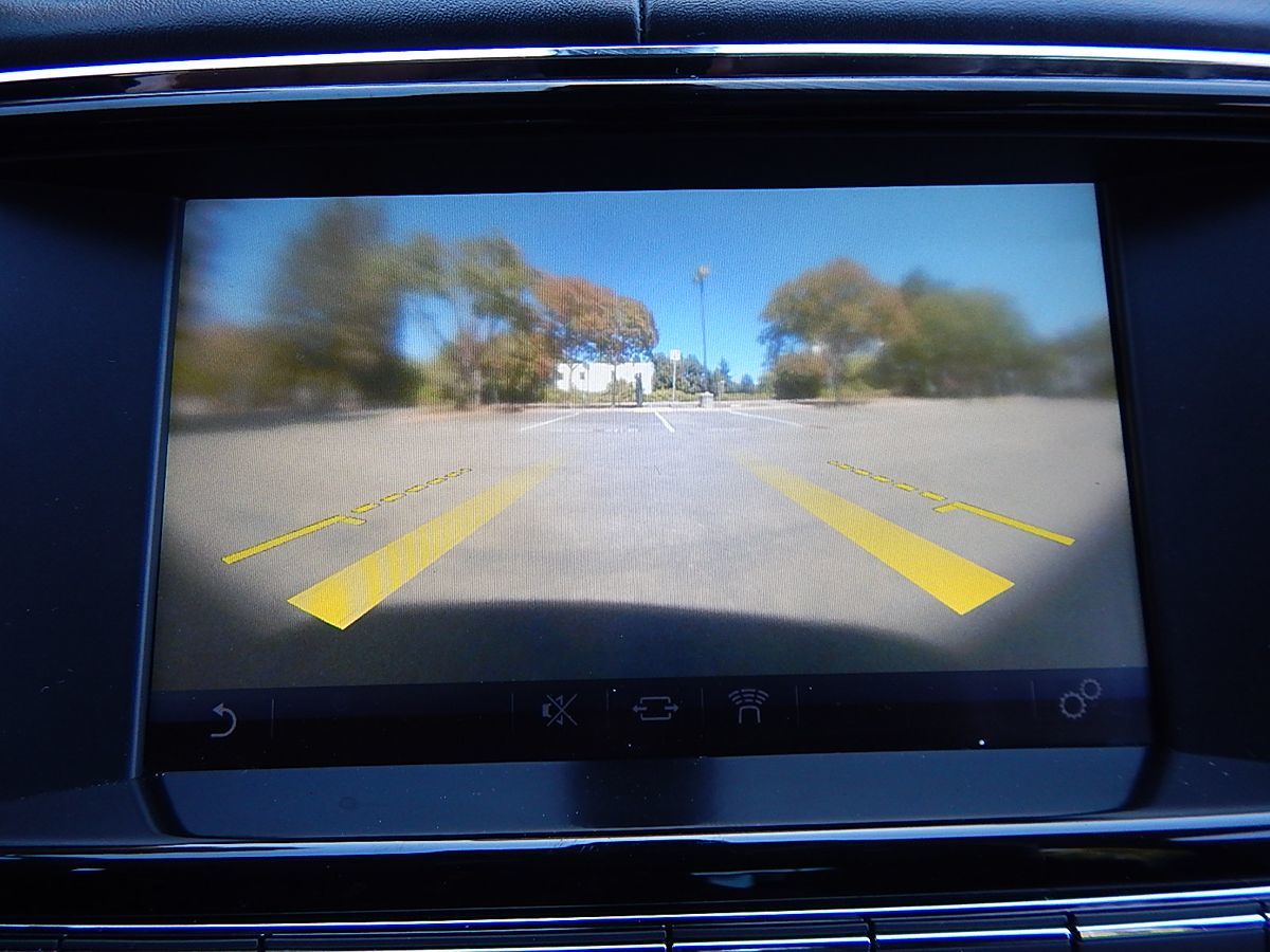 Jaguar XJ photo 8